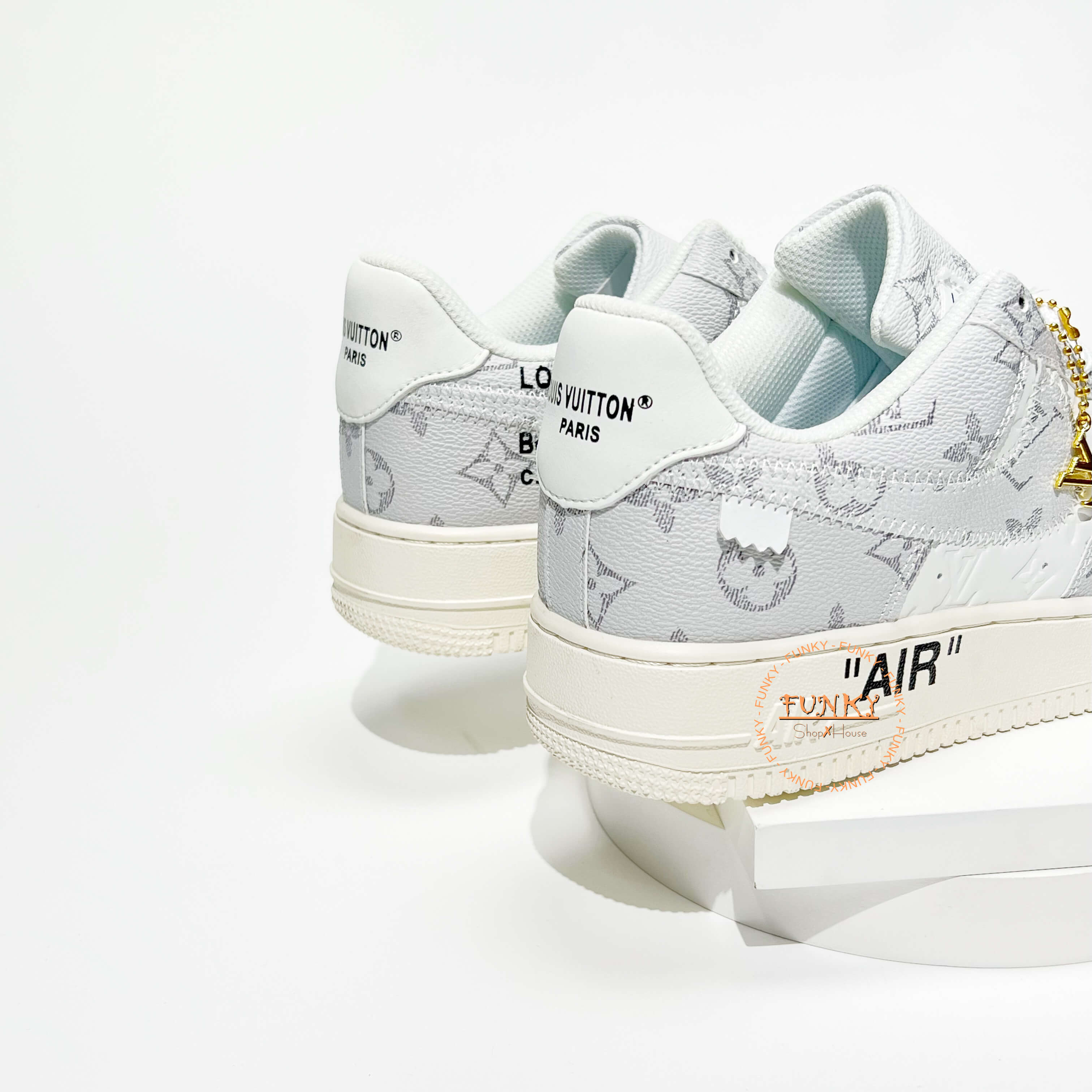 Giày L V x N ike Air Force 1 phối Monogram Xám