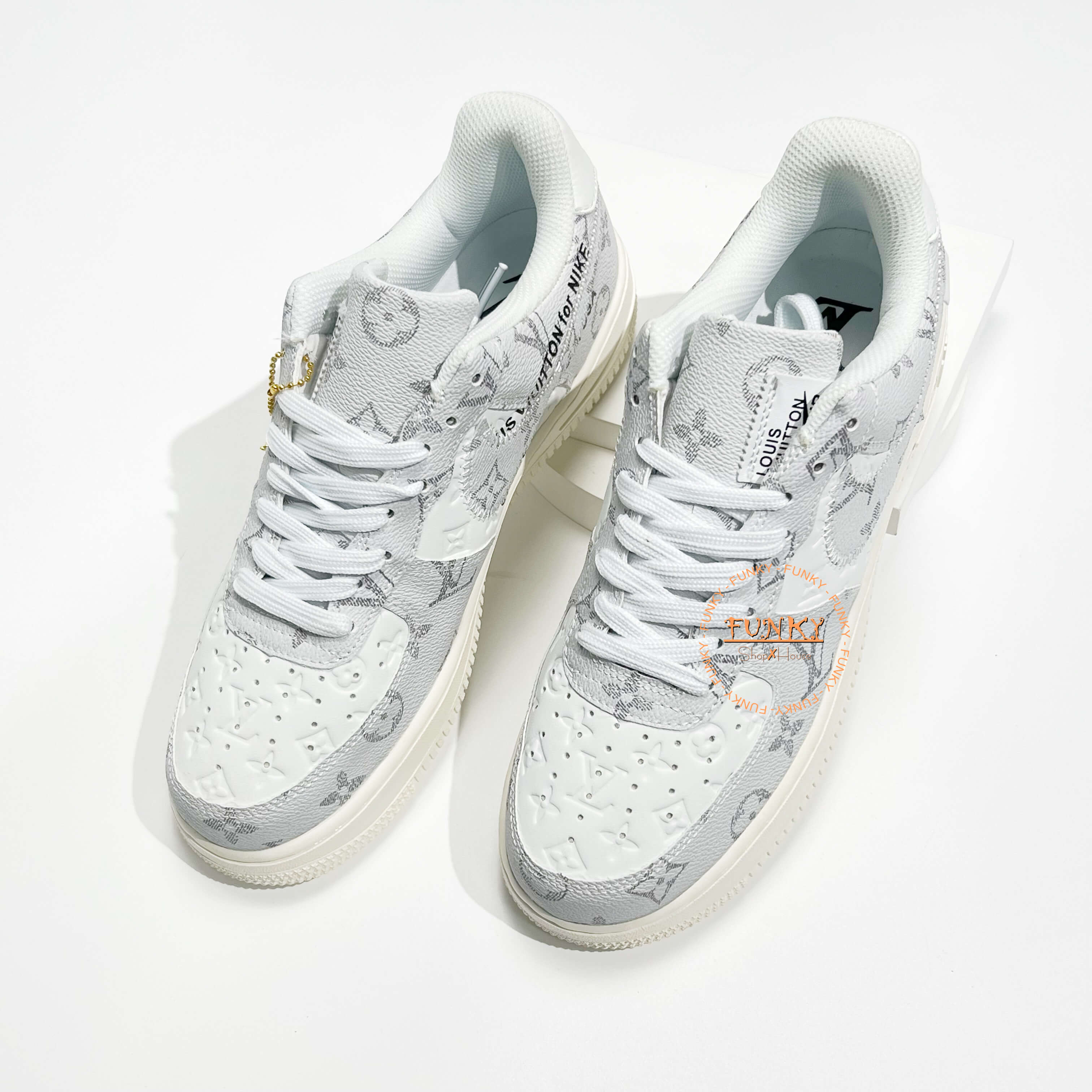 Giày L V x N ike Air Force 1 phối Monogram Xám