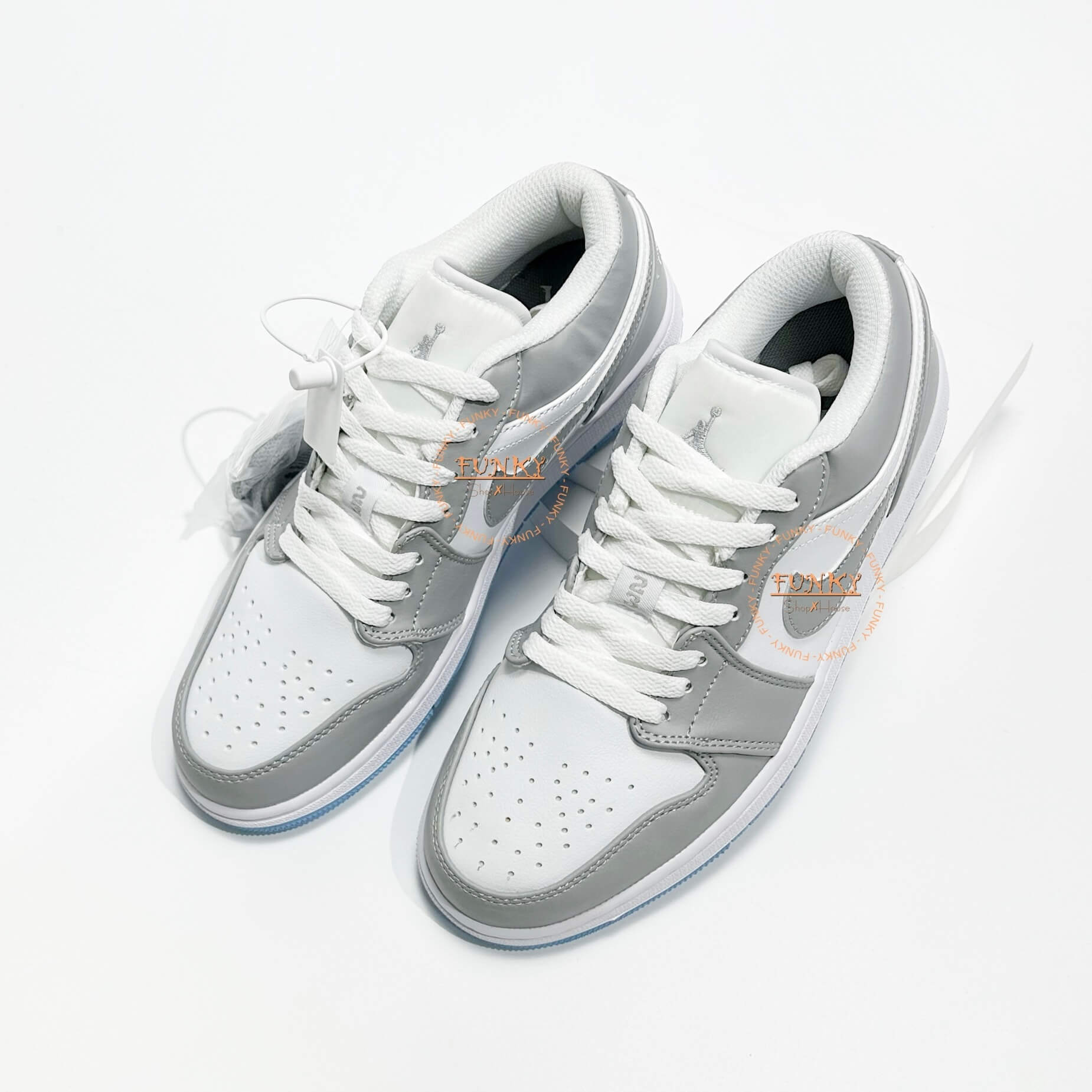 Giày Jordan 1 Cổ Thấp Trắng phối Xám