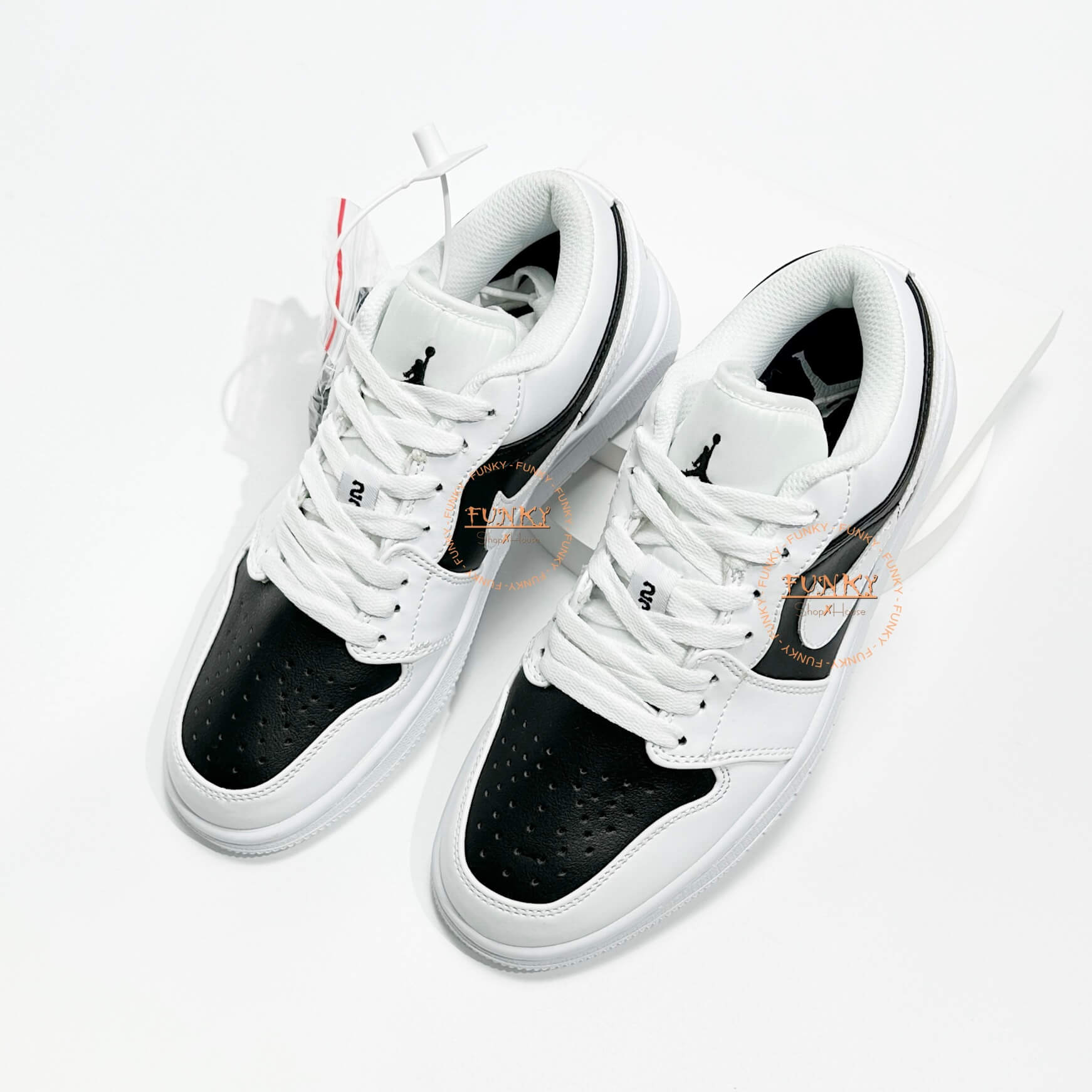 Giày Jordan 1 Cổ Thấp Panda Trắng Đen