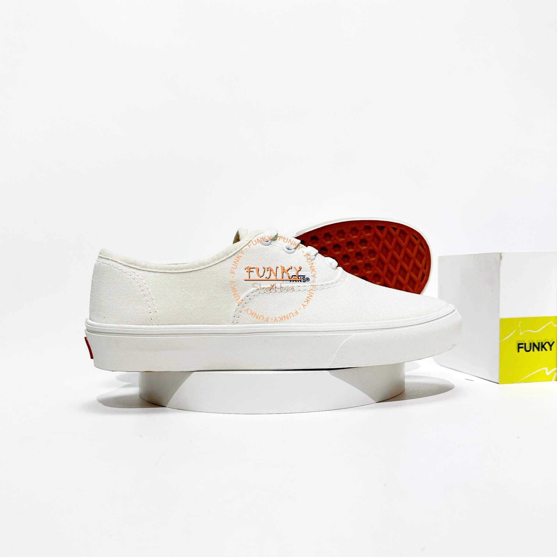 Giày Vans Classic Trắng Dây Buộc