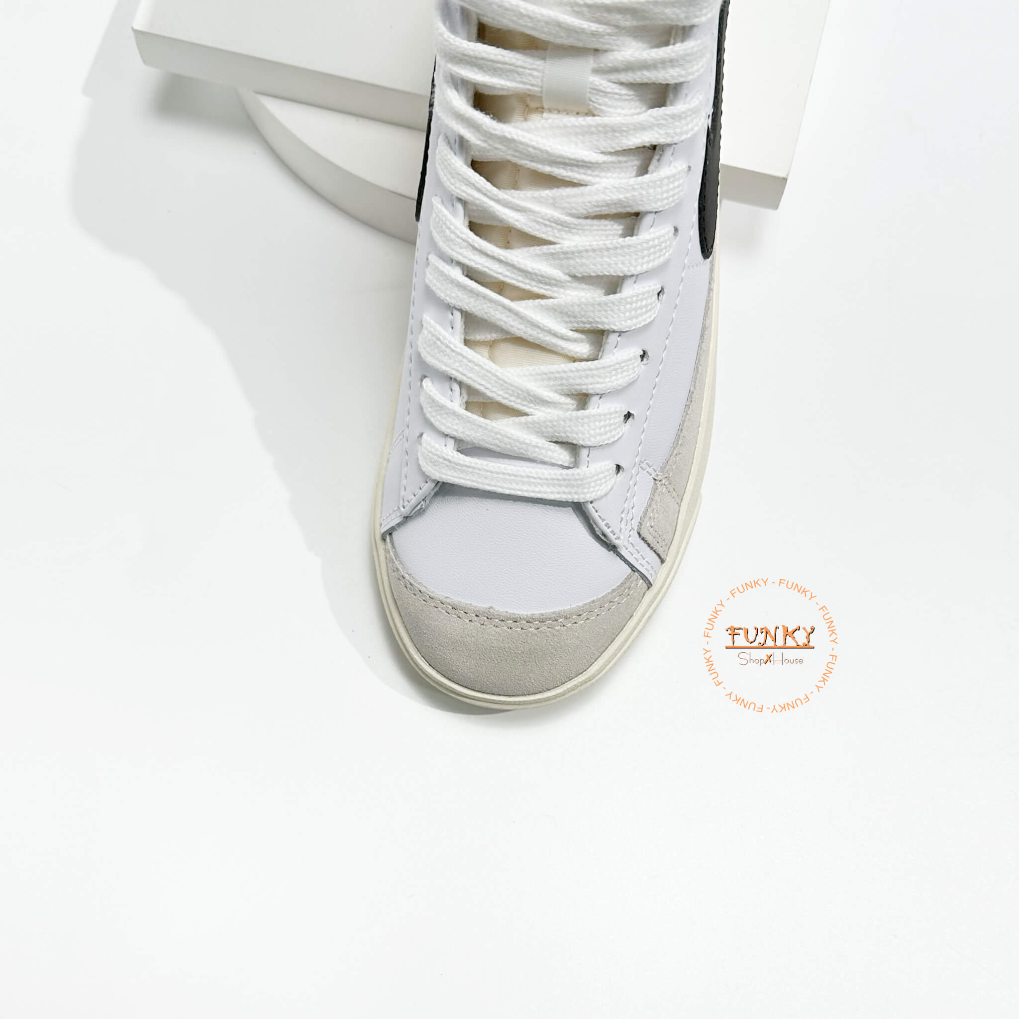 Giày N ike Blazer High 77 Vintage Trắng Đen