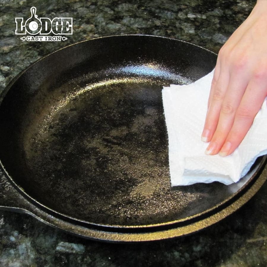 Chảo gang bị rỉ sét đến từ nhiều nguyên nhân khác nhau