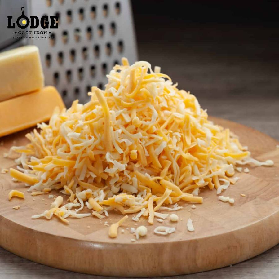 dùng phô mai cheddar làm pizza