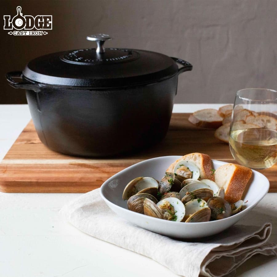 Sản phẩm thô được tắm trong lửa nung, rồi được gọt giũa bằng những công cụ sắc bén
