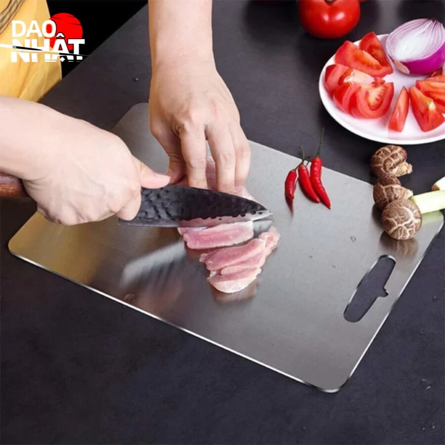 Sử dụng sai loại thớt là sai lầm khi dùng dao