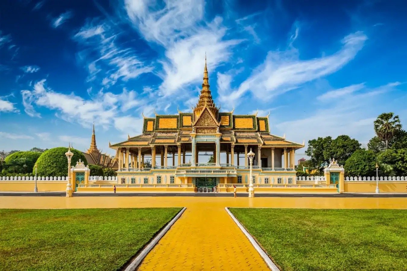 TOUR CAMPUCHIA 4 SAO 4N3Đ: HỒ CHÍ MINH - SIEM RIEP – PHNOM PENH ( HOÀNG CUNG ) - Khởi hành thứ 5 hàng tuần