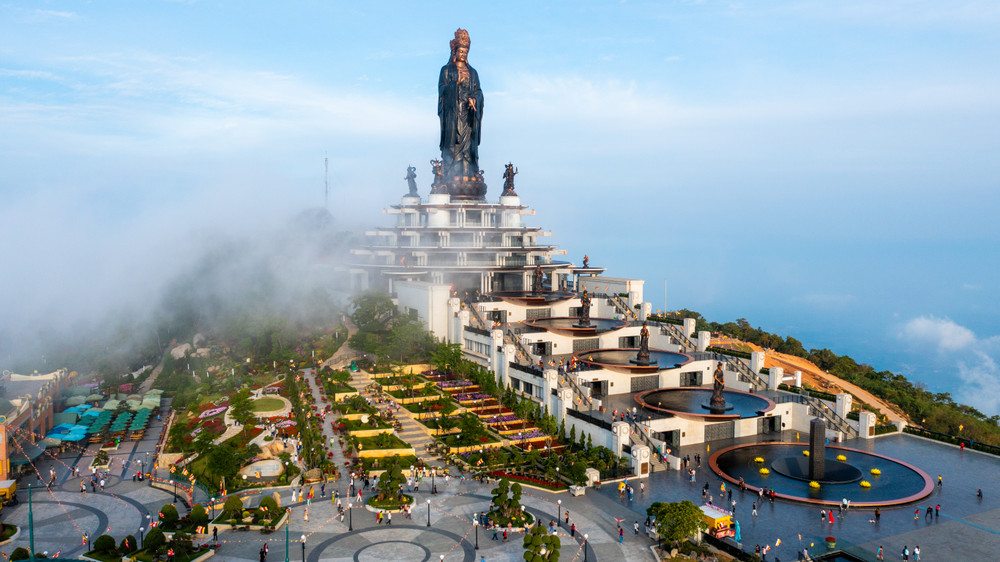 TOUR TÂY NINH 1 NGÀY | HỒ CHÍ MINH - NÚI BÀ ĐEN TOÀ - THÁNH CAO ĐÀI - CHÙA GÒ KÉN | Khởi hành: Thứ 7 và Chủ Nhật hàng tuần đã bao gồm Cáp treo Đỉnh vân sơn và Buffet