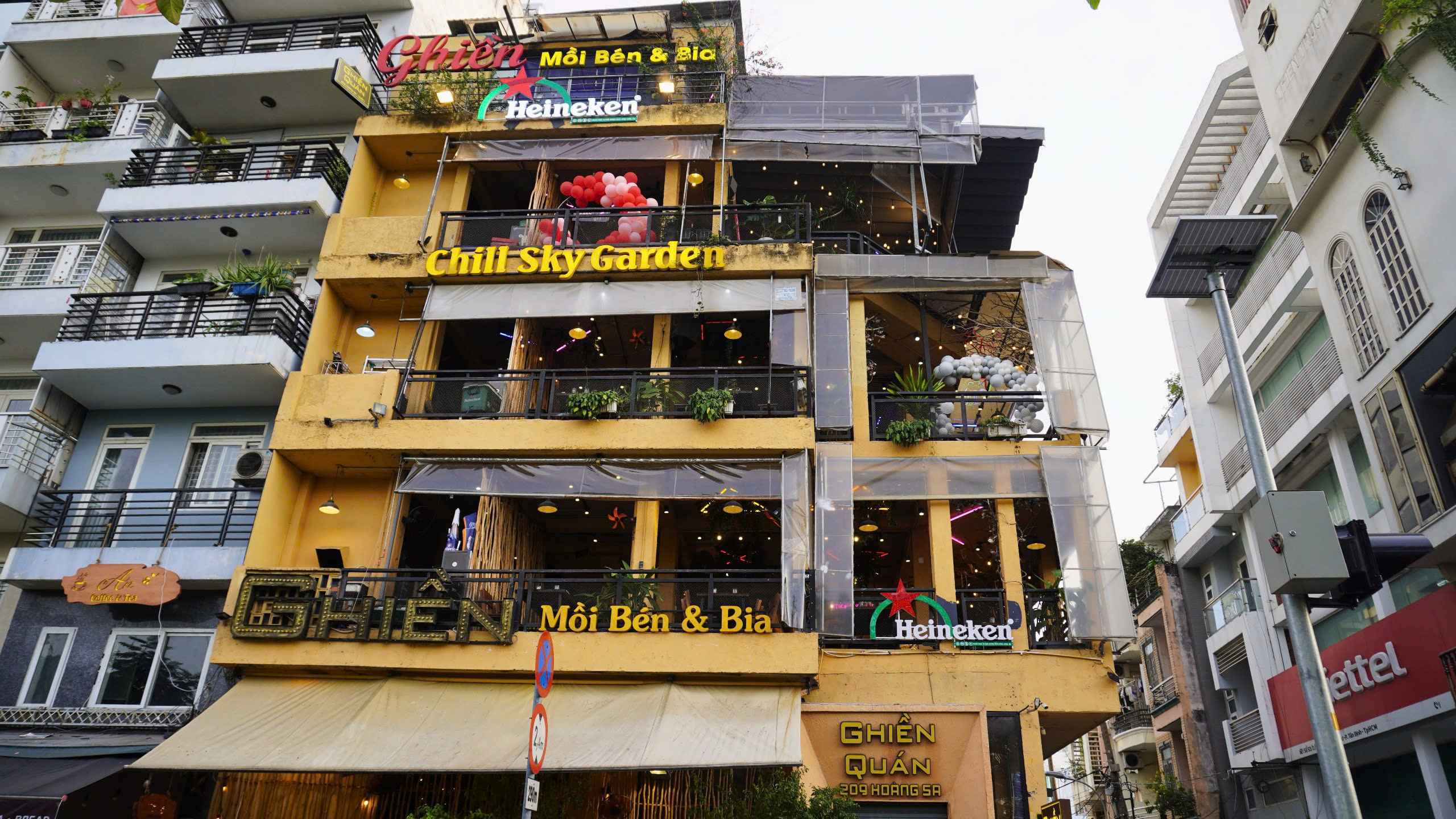 Ghiền Quán – Tọa độ ăn uống chill giữa lòng Sài Gòn, view bờ kè giá “dễ thở”