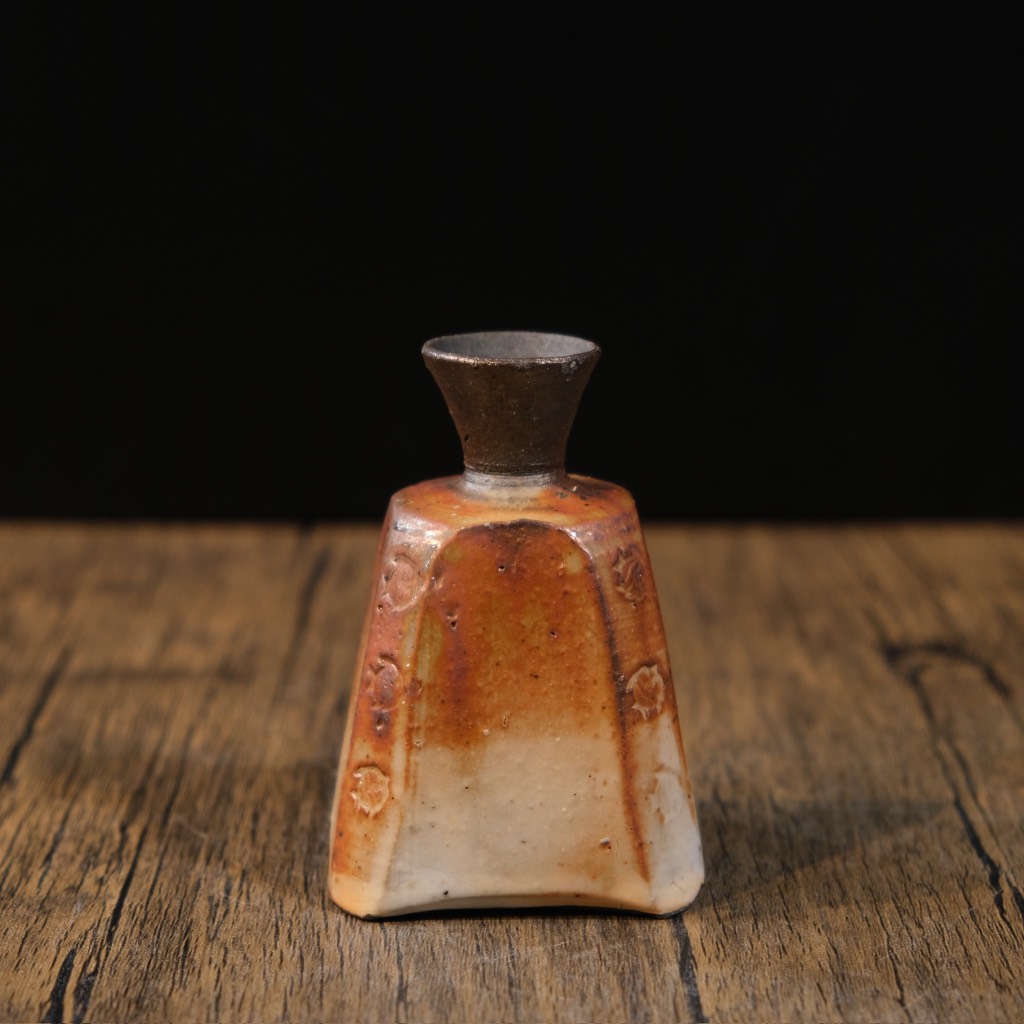 Bình mộc hút lộc ánh kim hoạ tiết cá (triện đáy)