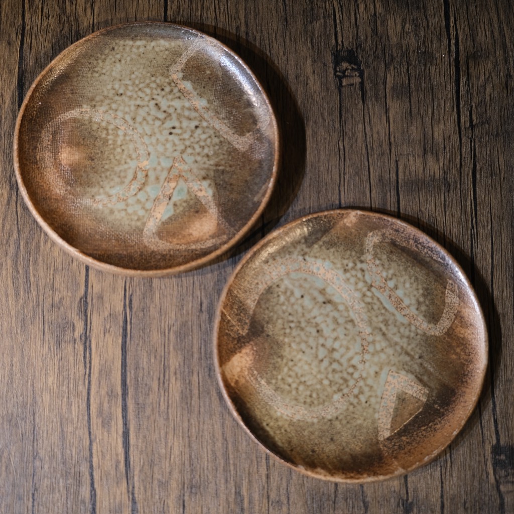 Đĩa mộc vẽ hình độc đáo