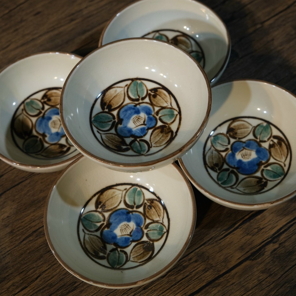 Set bát vẽ hoa trà