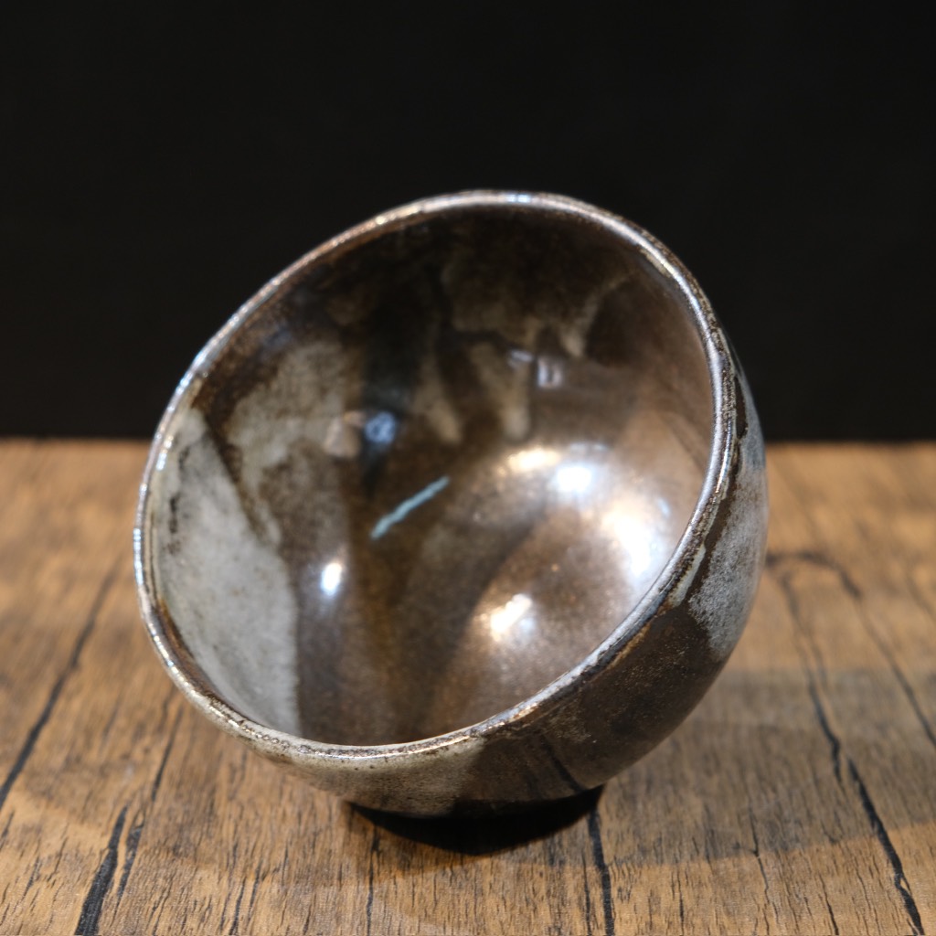 Chawan - Bát đánh matcha men chảy đế răng cưa