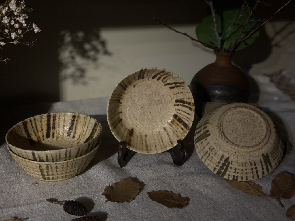 Bát chấm mộc sần sọc nâu