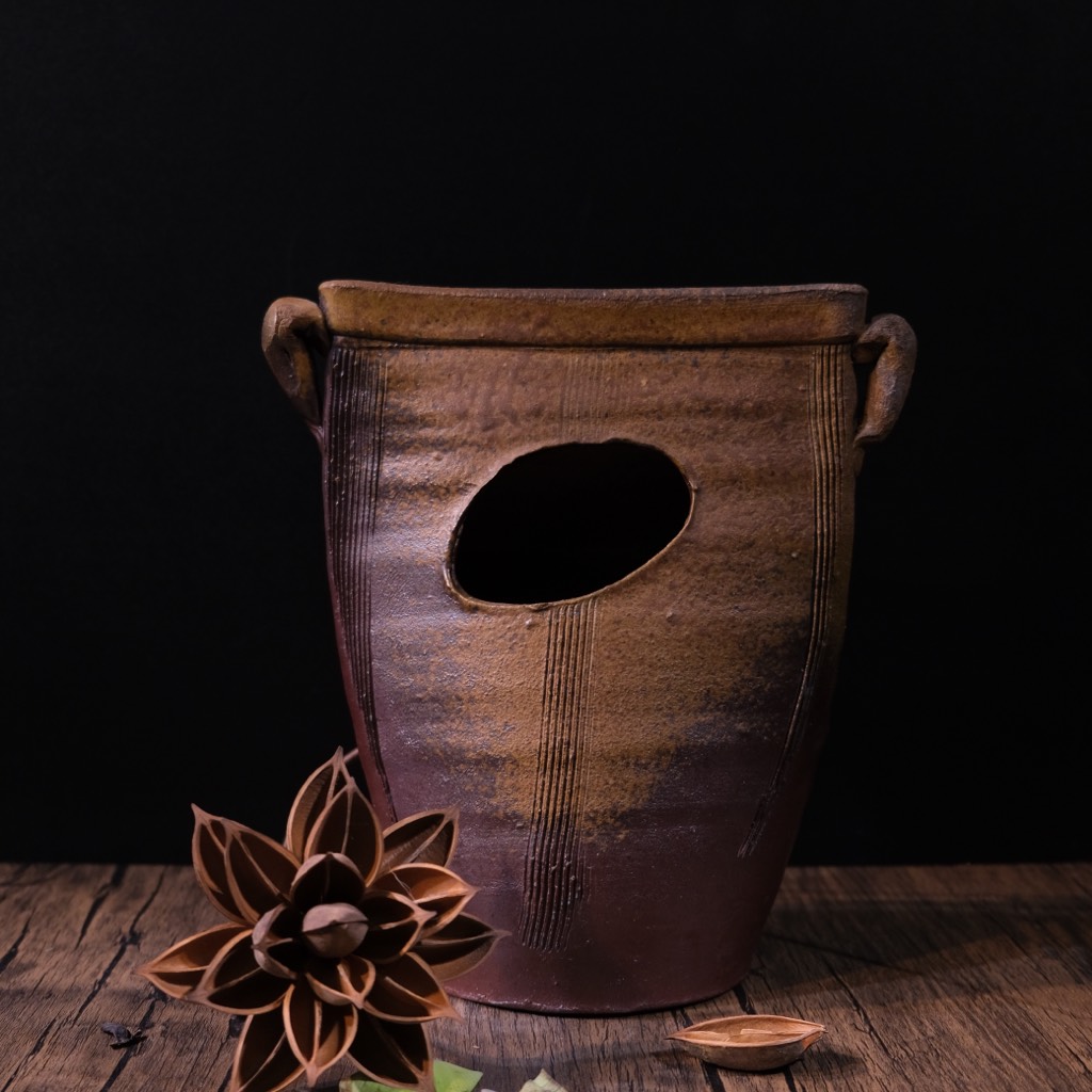 Bình Bizen cách điệu nghệ thuật Wabi Sabi