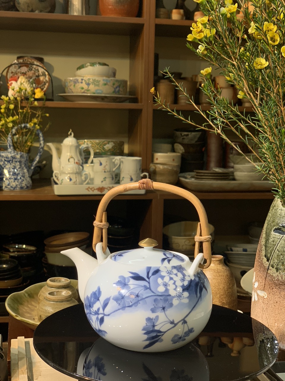 Ấm trà họa tiết hoa tuyết Nhật Bản