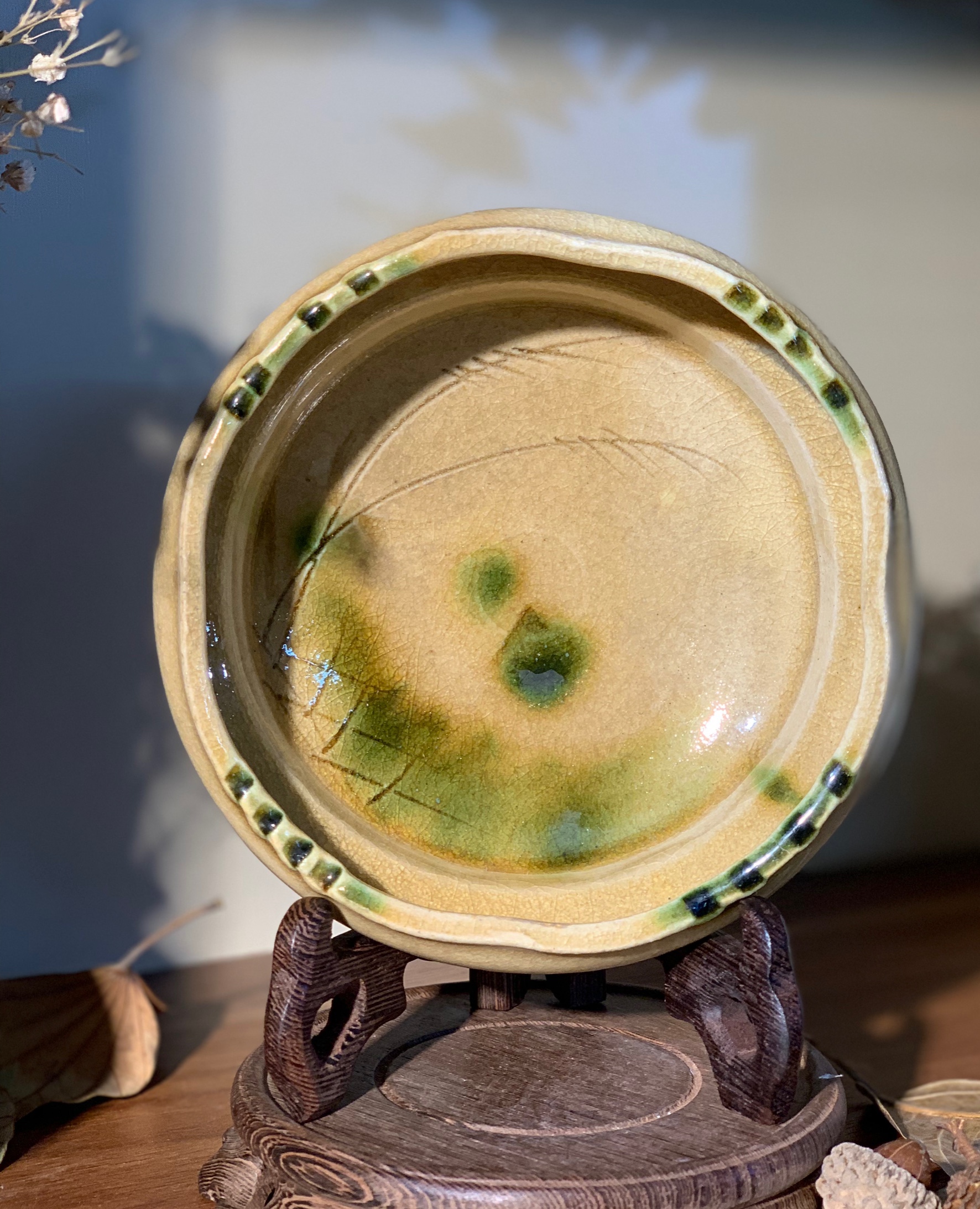 Ang mộc nhỏ loang rêu đế 3 chân