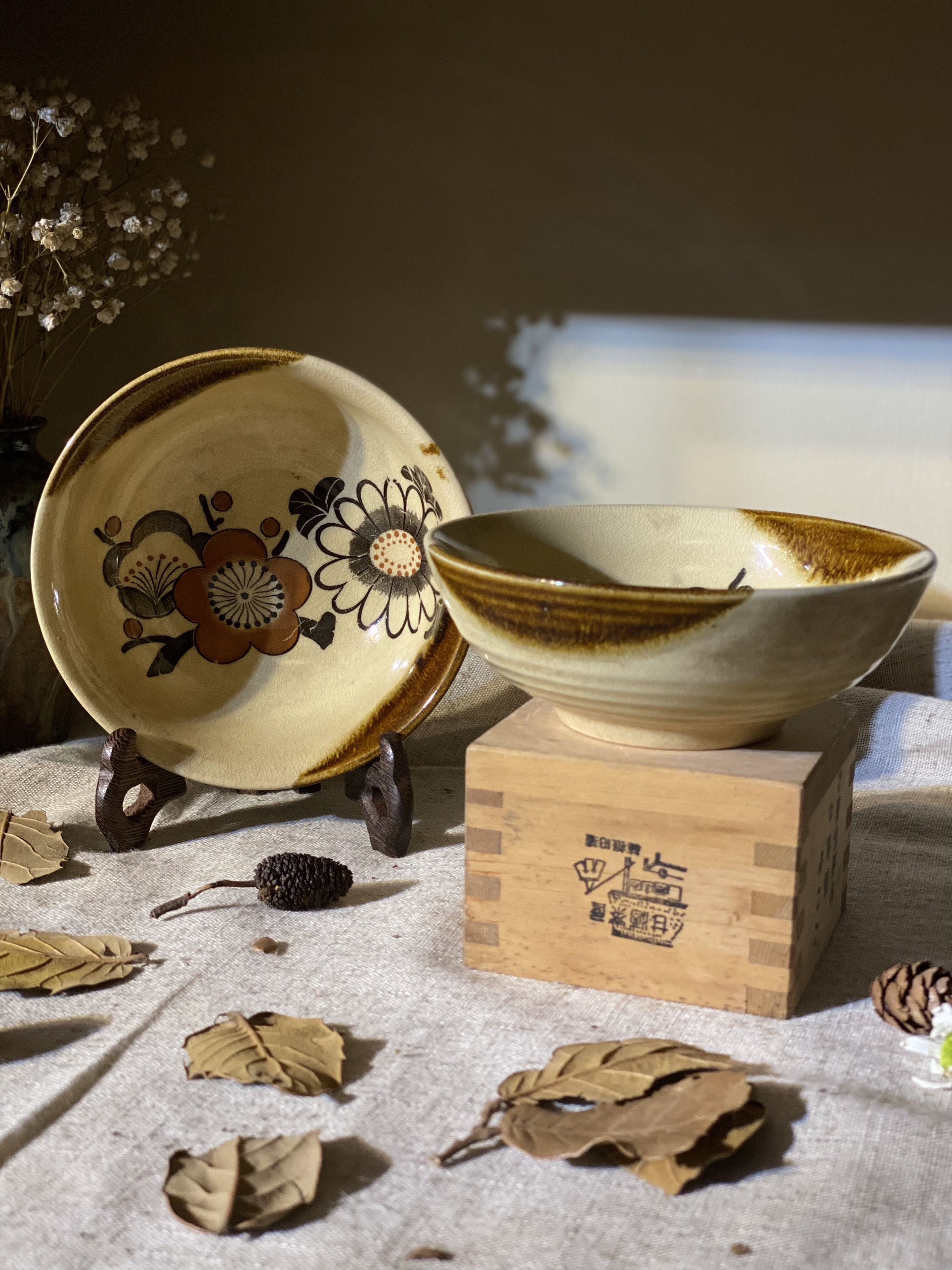 Bát ăn cơm men rạn hoạ tiết hoa nghệ thuật