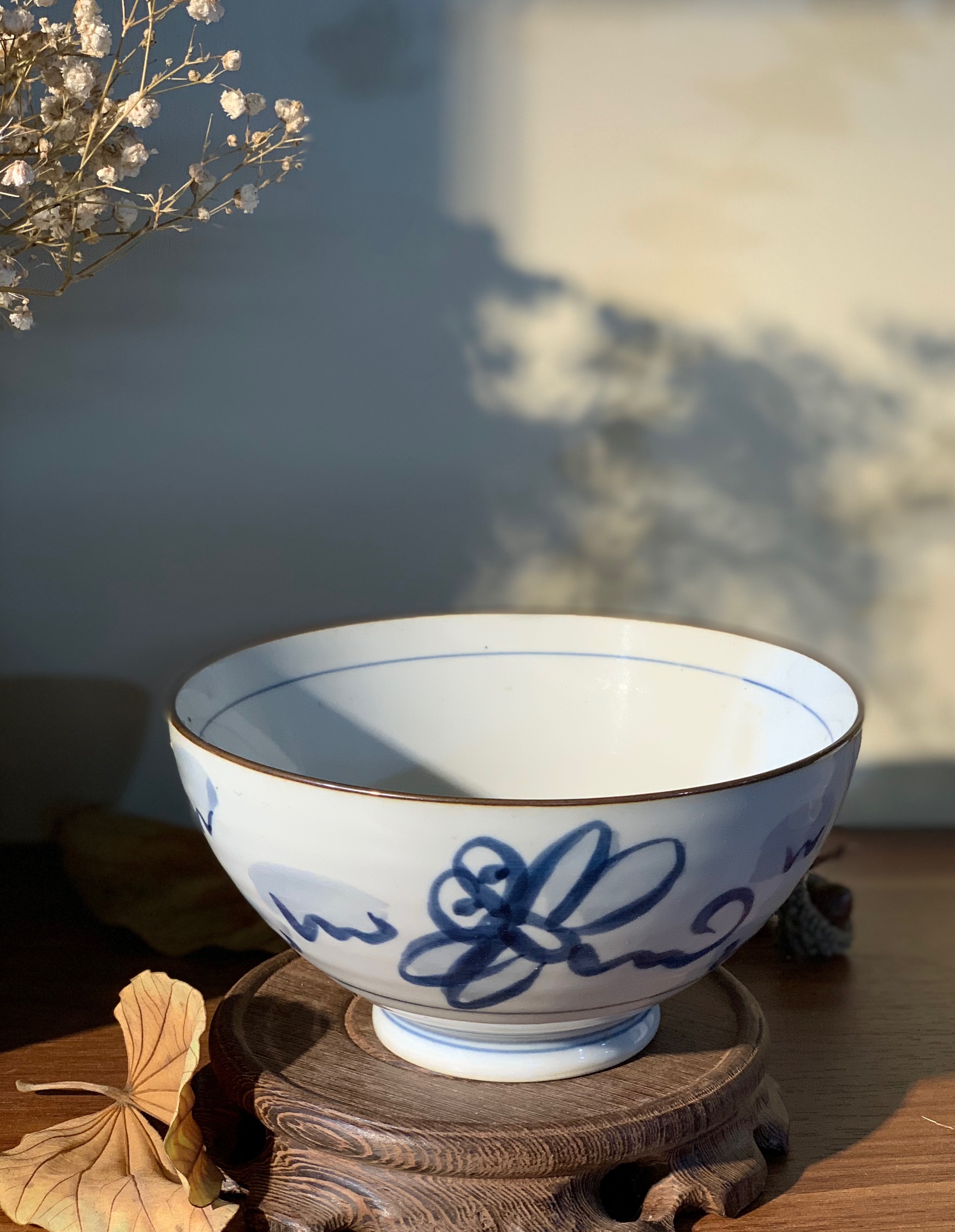 Bát ăn hoạ tiết men lam viền socola