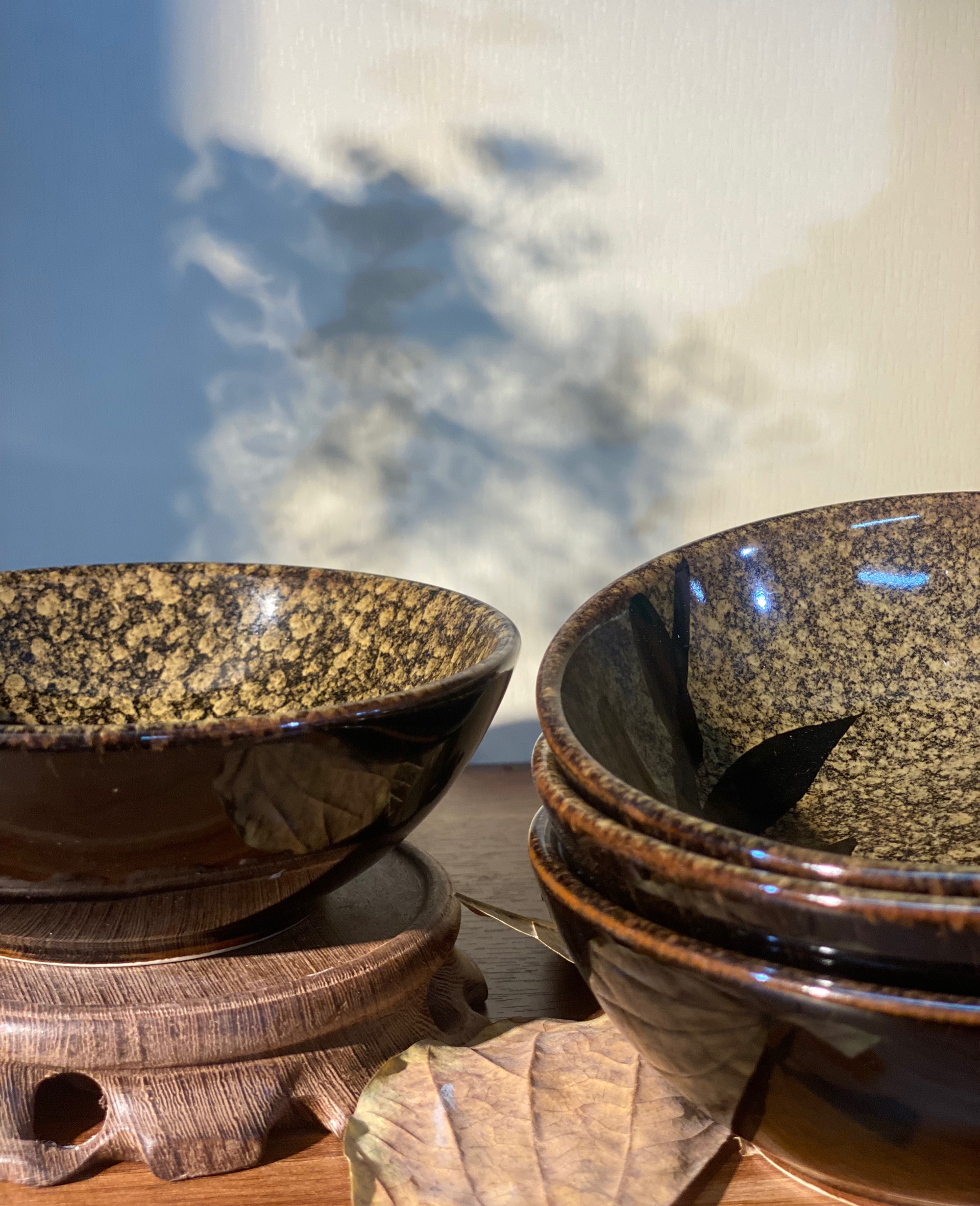 Bát ăn tráng men loang vàng