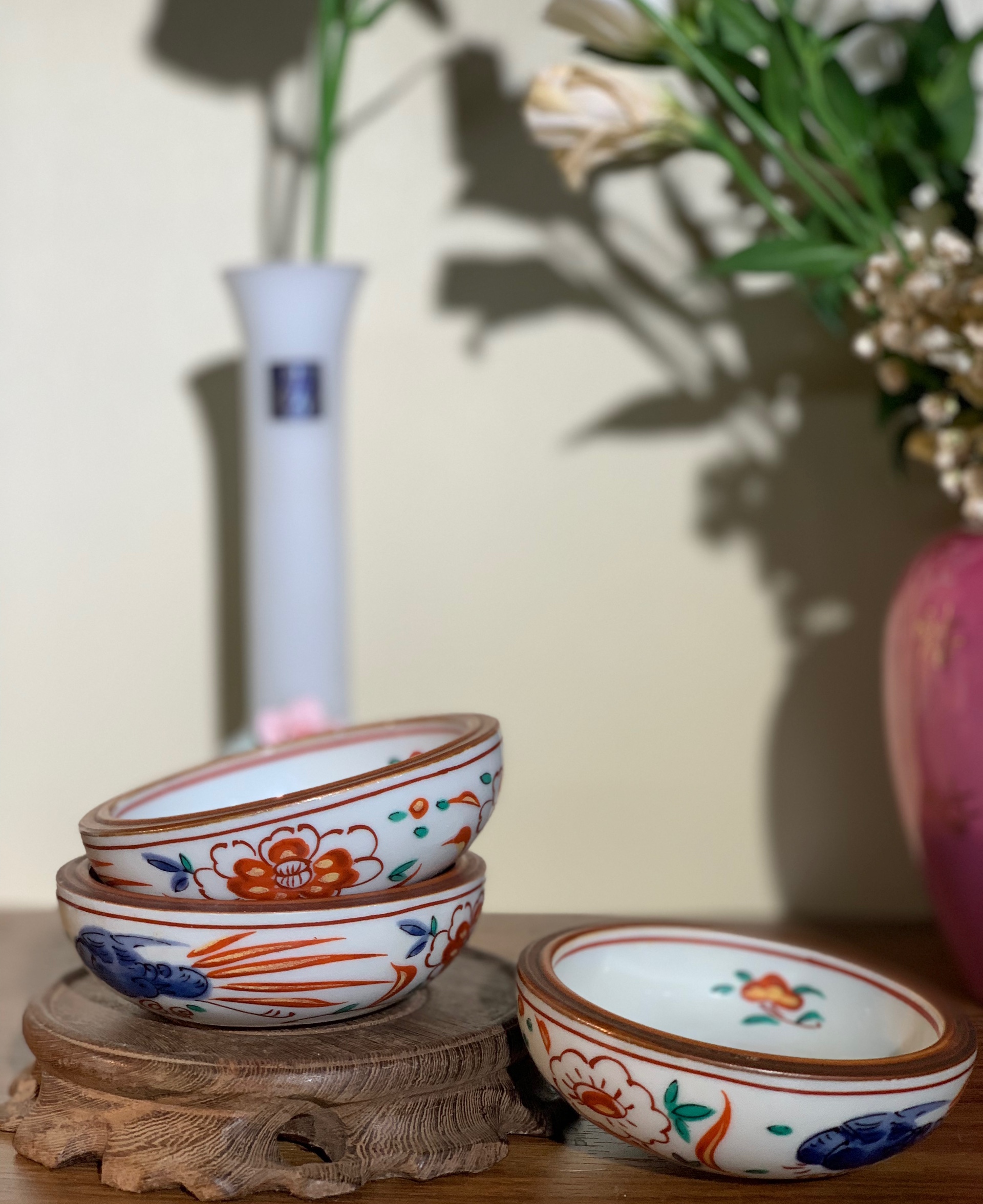 Bát chấm nhỏ tam thái vẽ vàng cốt dày