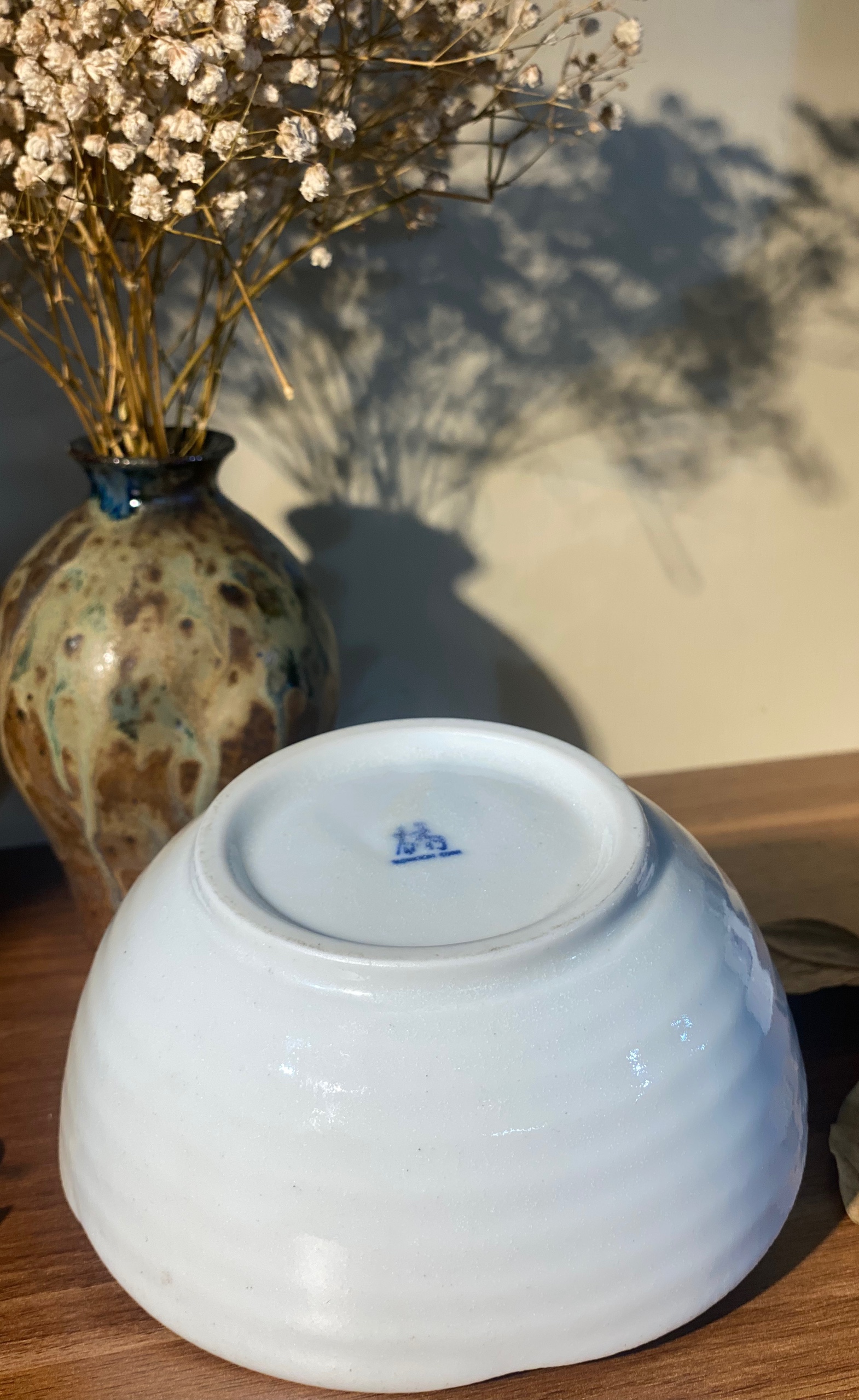 Bát hoa anh đào viền hoa hồng lục