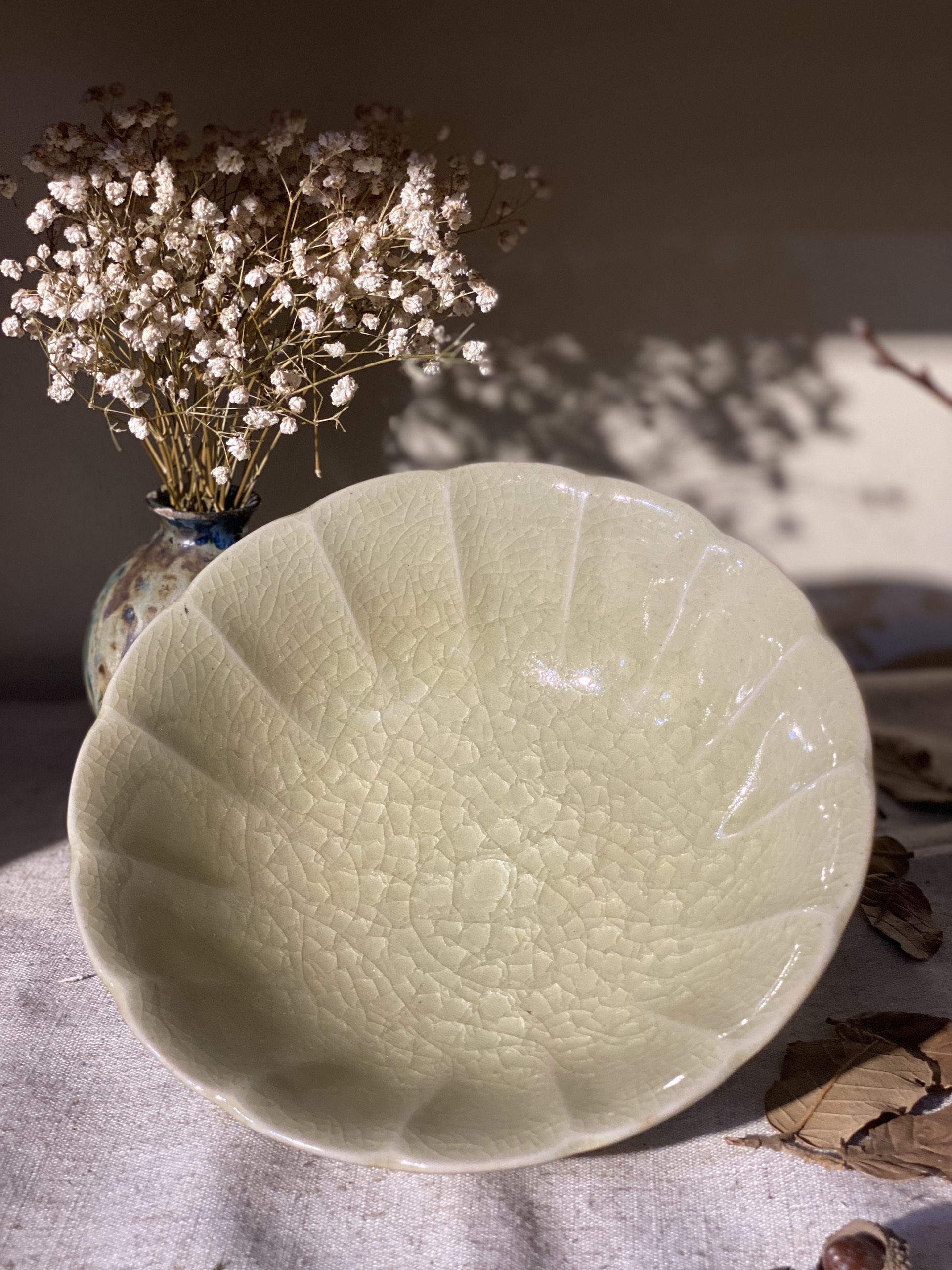 Bát tô men rạn Celadon viền hoa