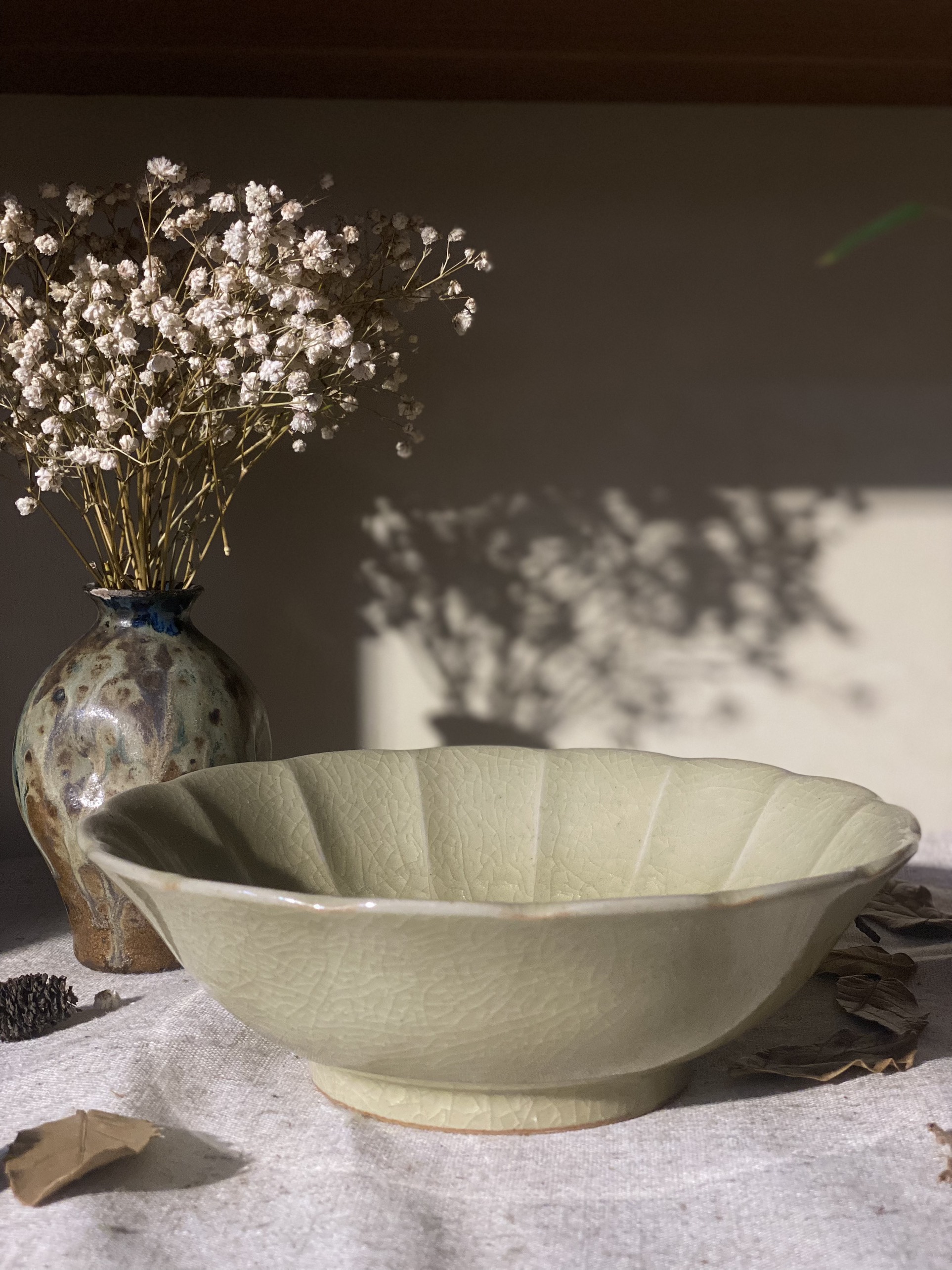 Bát tô men rạn Celadon viền hoa