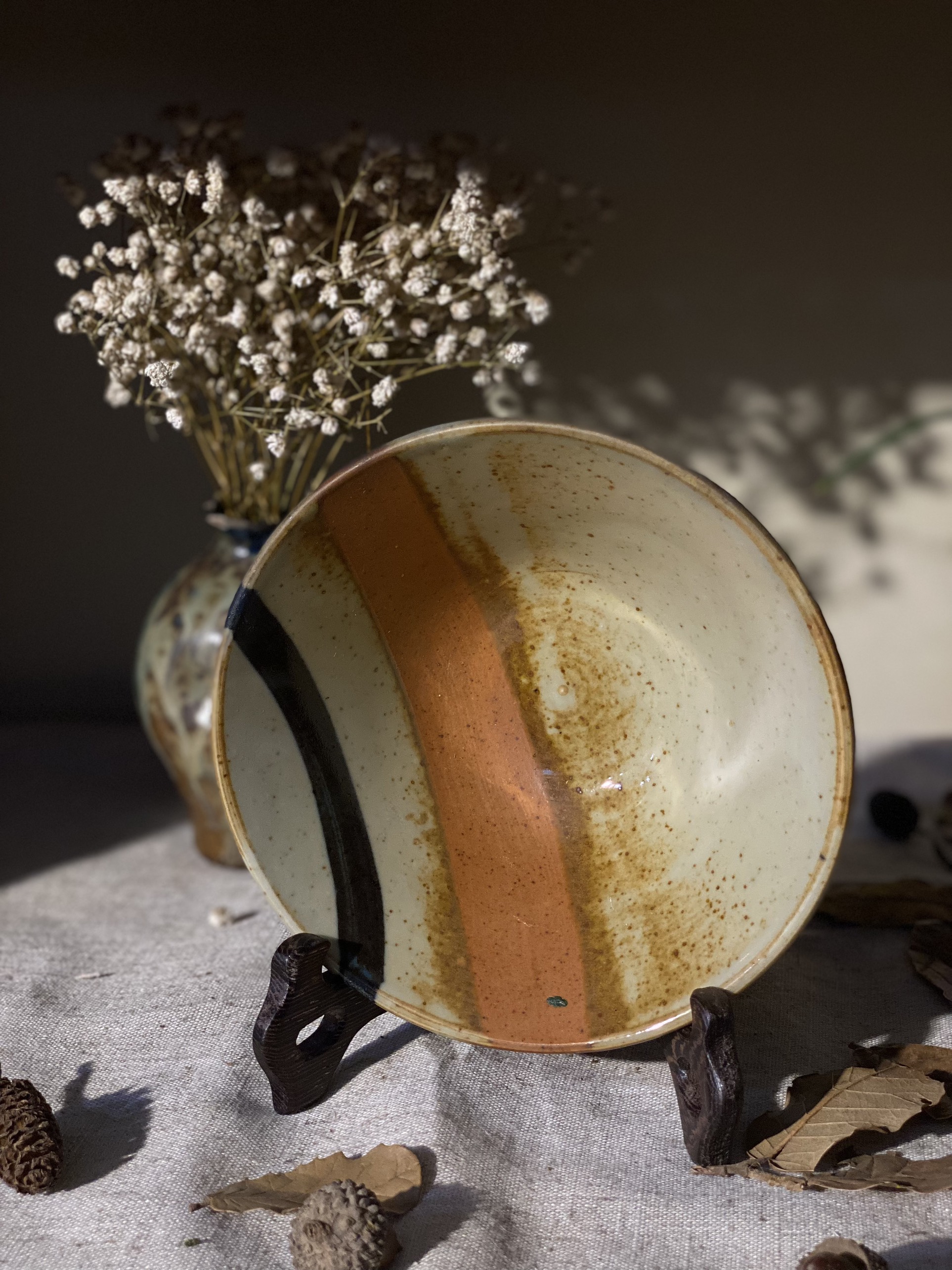 Bát loe sâu lòng viền cam đen