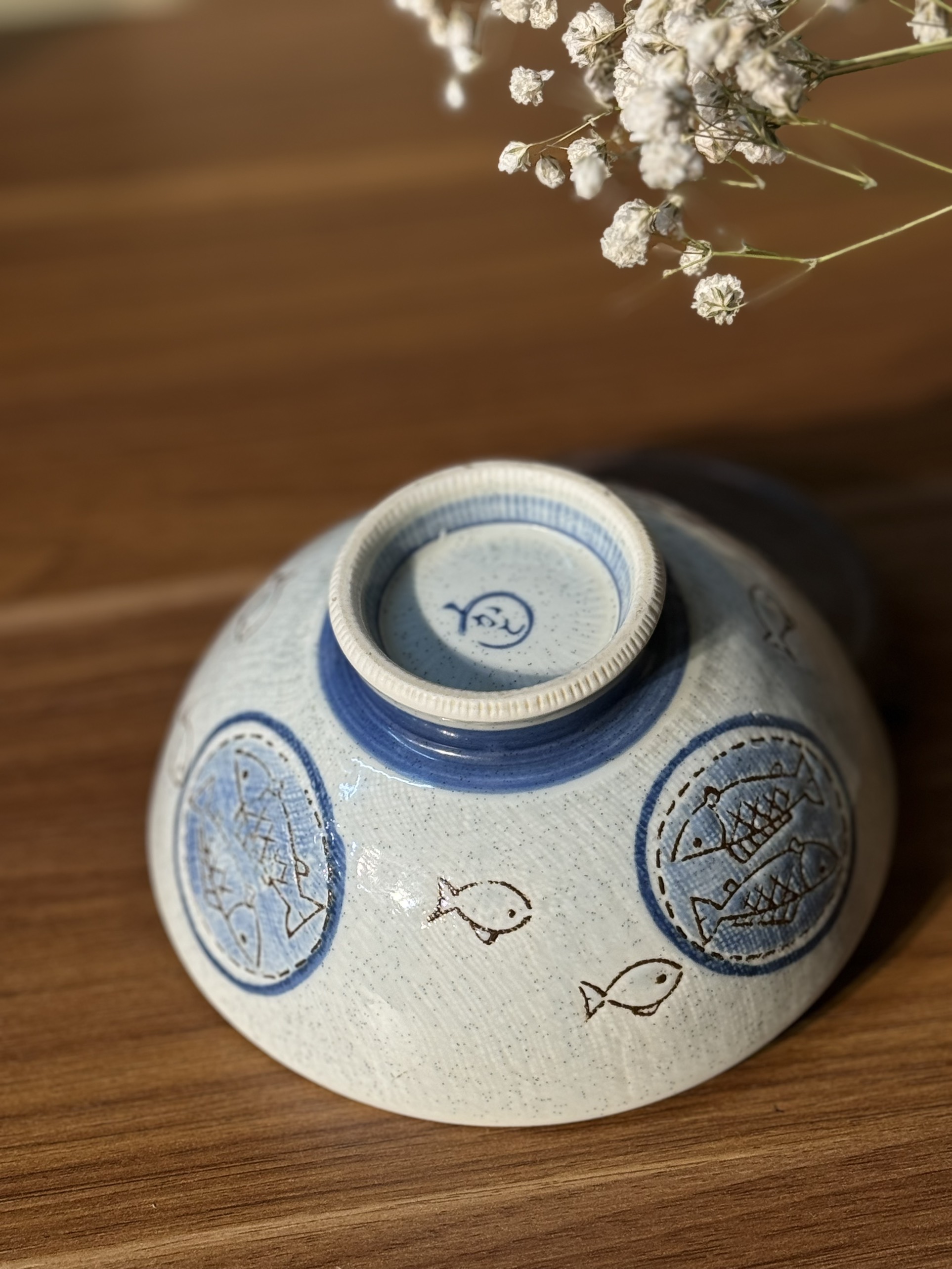 Bát mộc men tiêu vẽ cá đế răng cưa