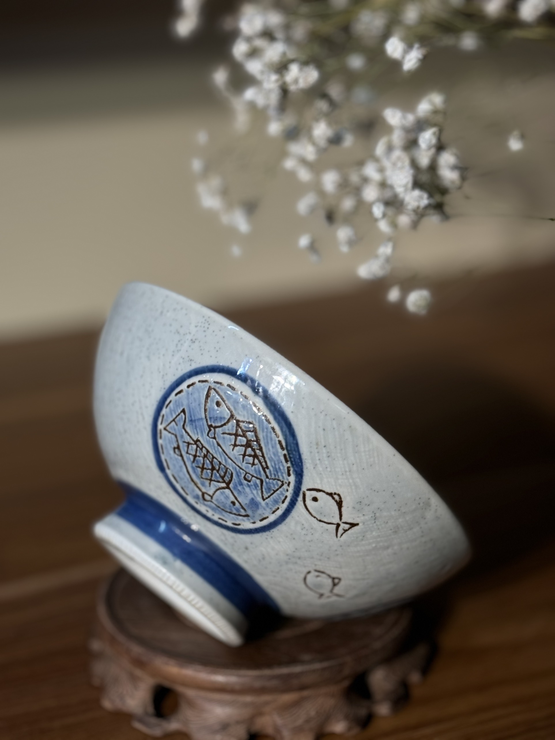 Bát mộc men tiêu vẽ cá đế răng cưa