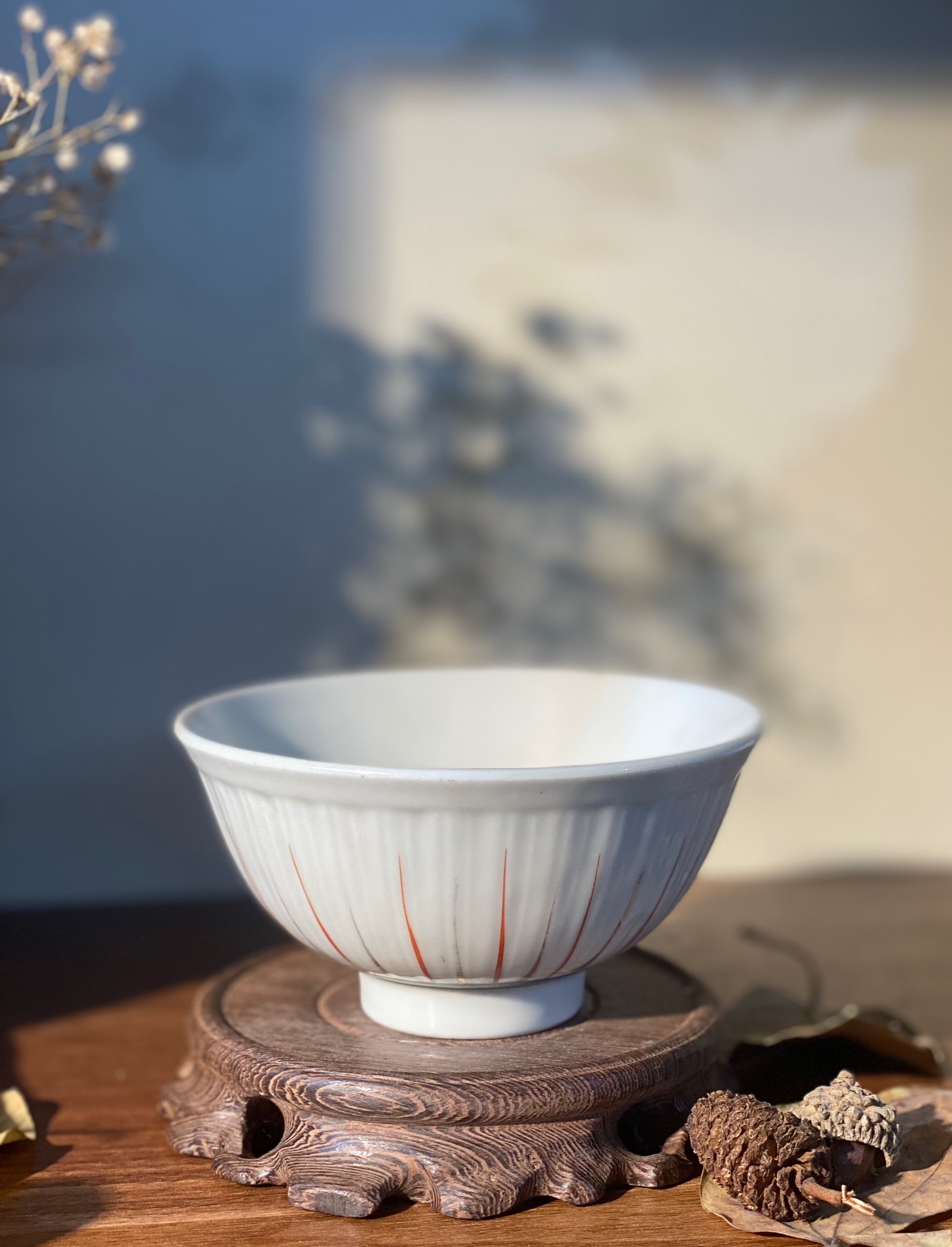 Bát mộc vẽ vàng kẻ đỏ