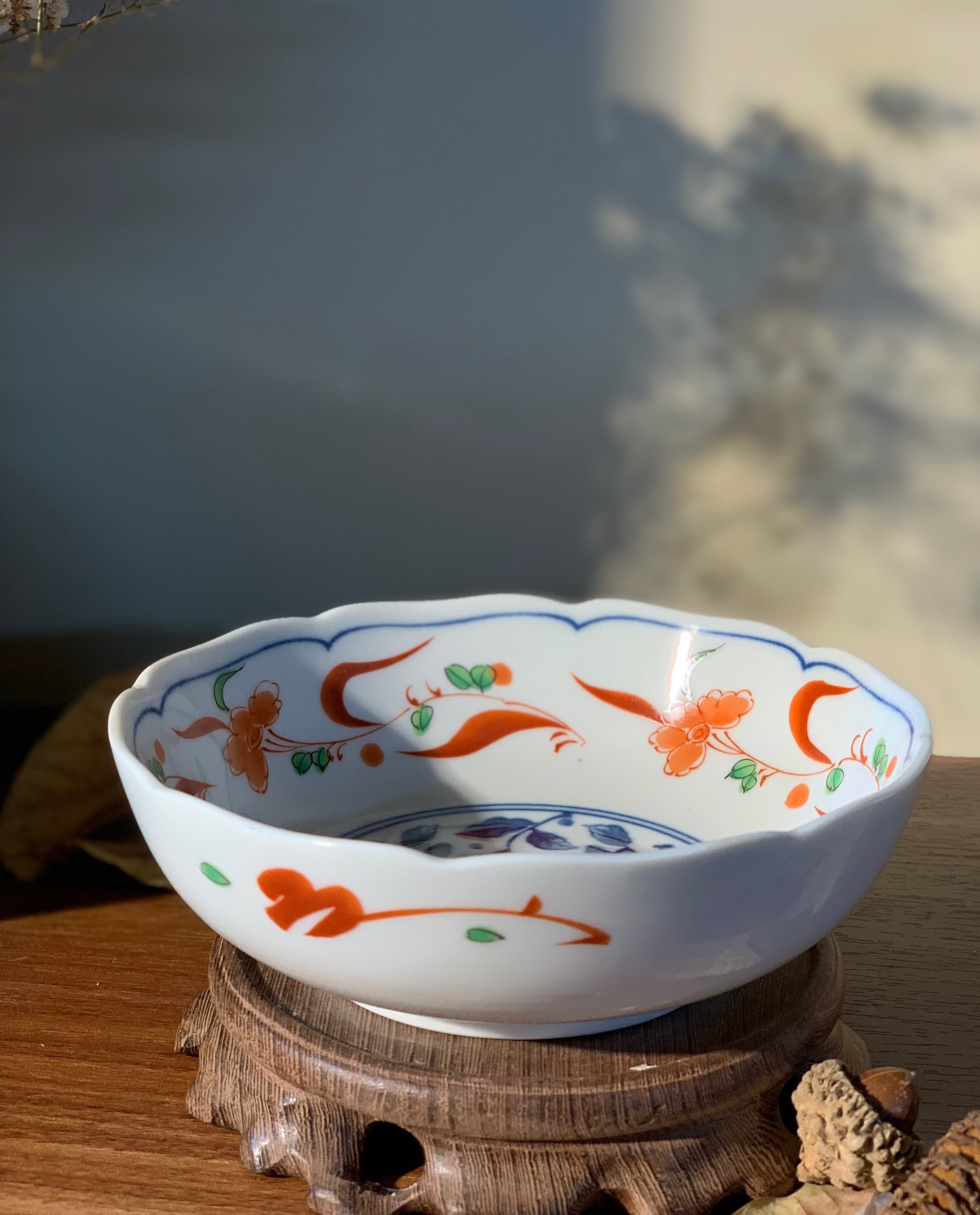 Bát nhỏ tam thái viền lượn sóng
