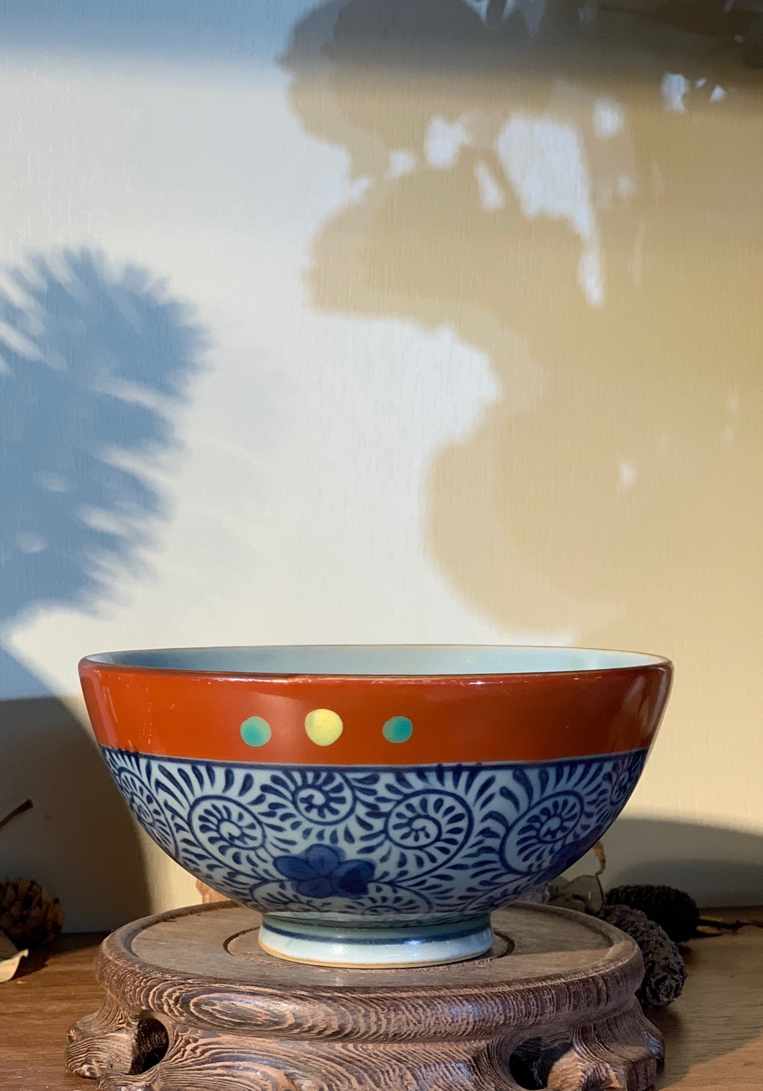 Bát tráng men hoa vẽ triện