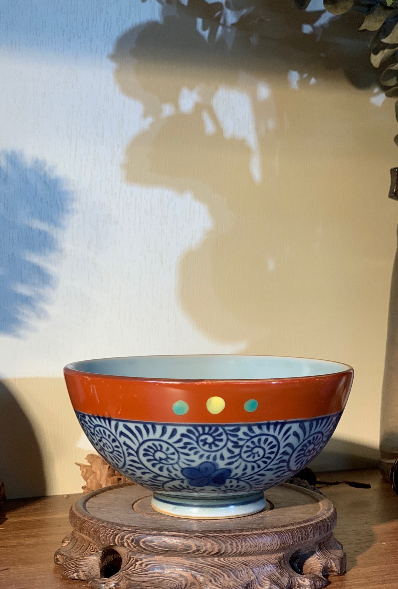 Bát tráng men hoa vẽ triện