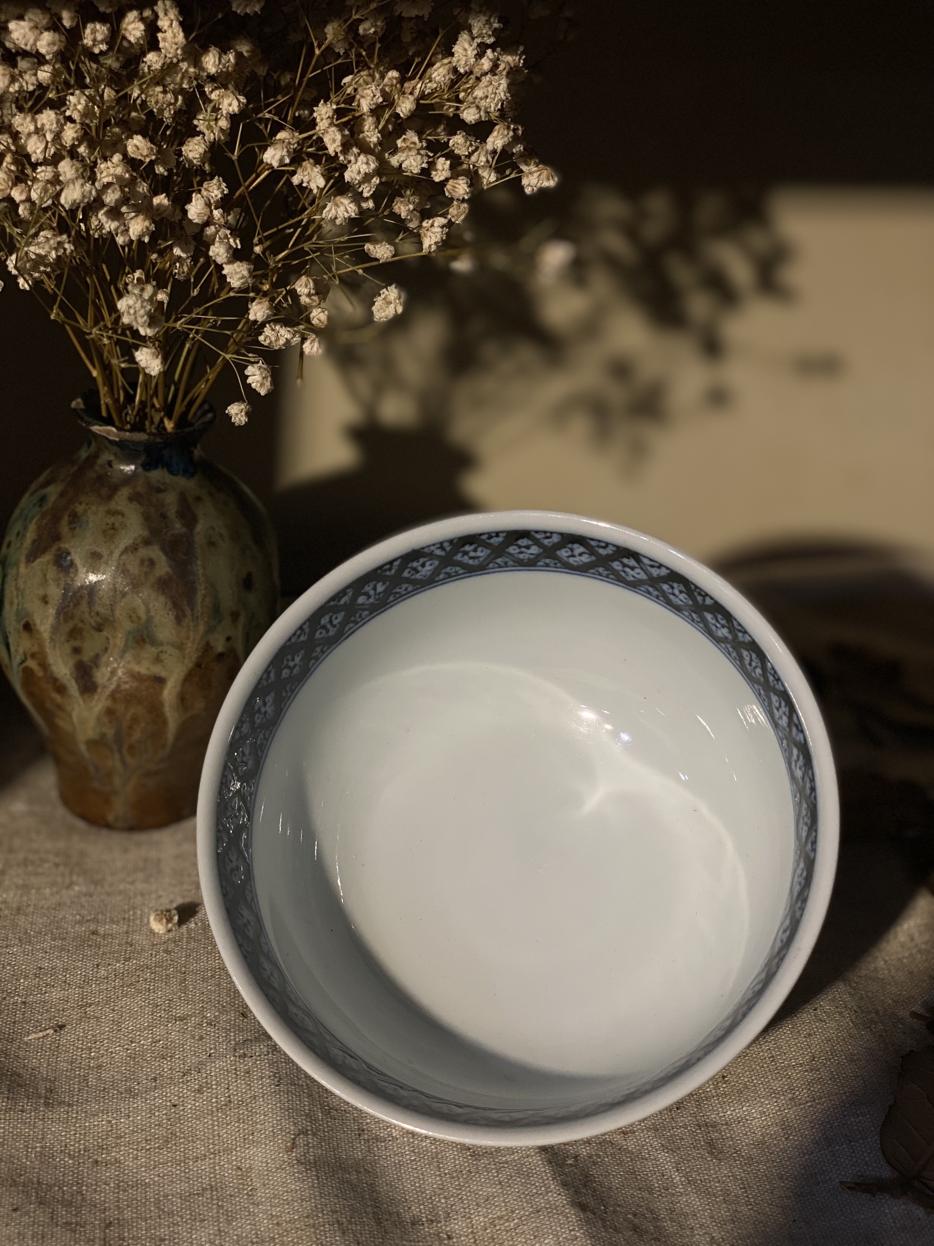 Bát mộc sâu lòng hoa dây men lam