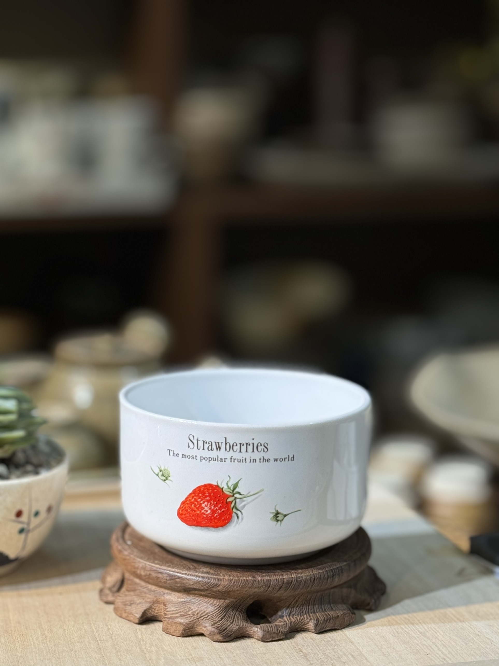 Bát size nhỡ strawberry