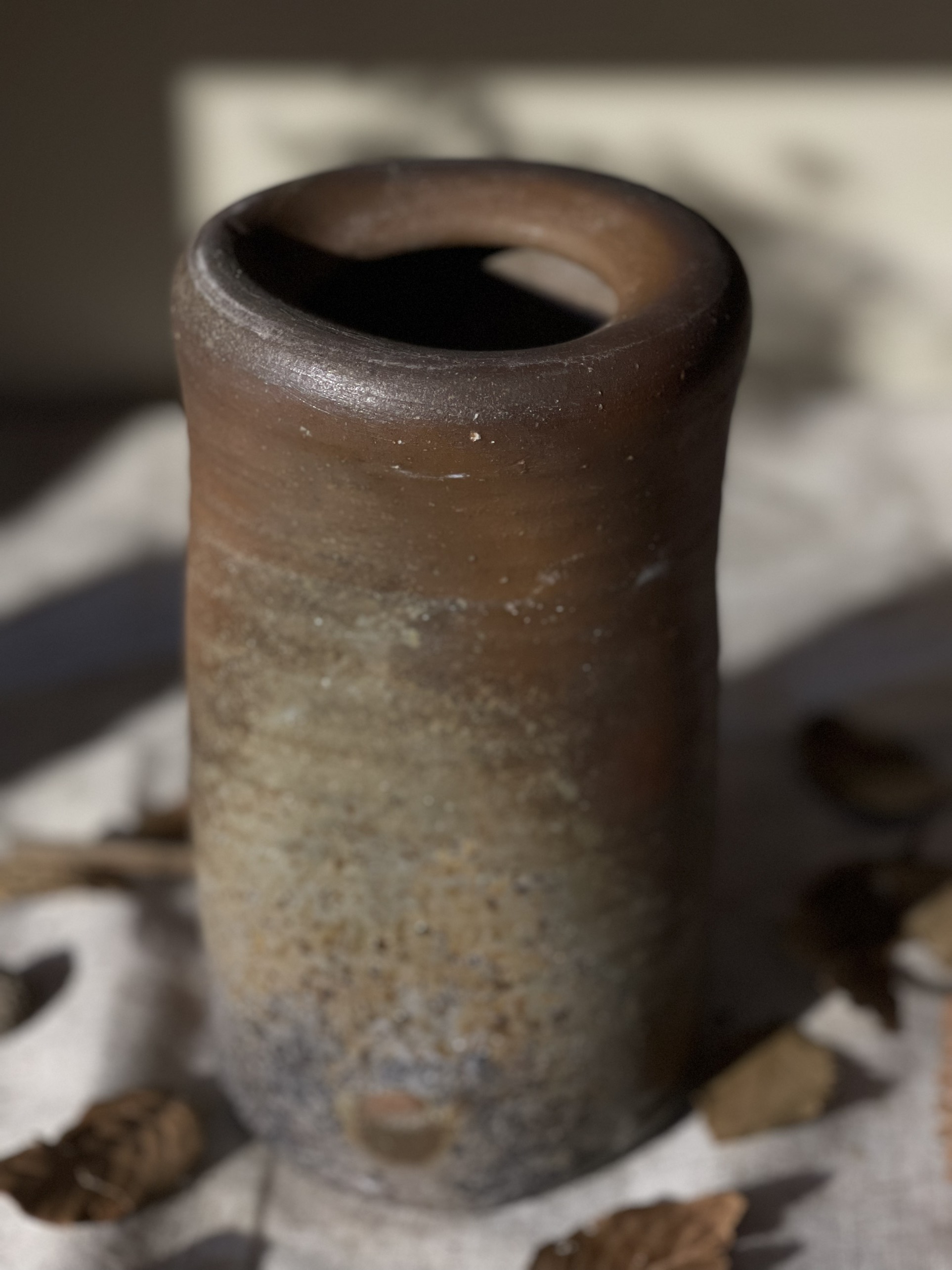 Bình Bizen vuốt tay méo mó Wabi Sabi hoả biến