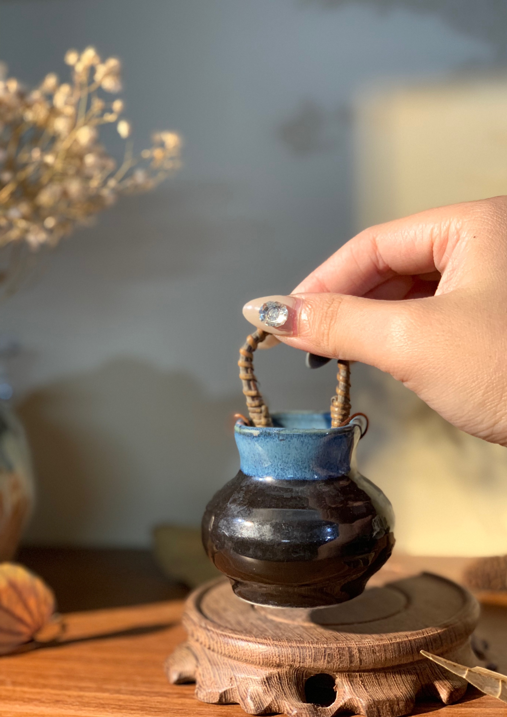Bình nhỏ decor trang trí có quai mây