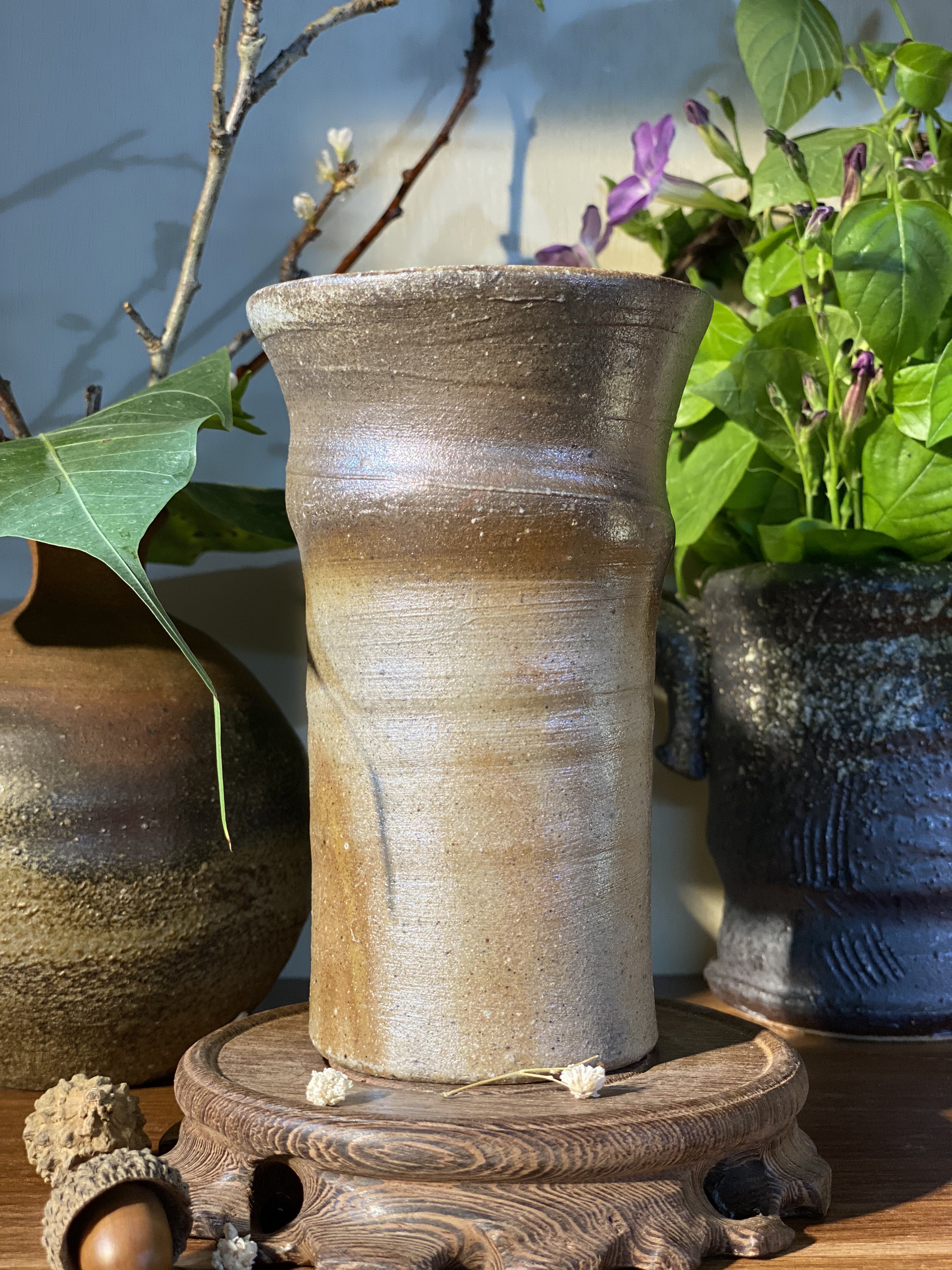 Binh bizen ánh kim triện nghệ nhân khắc chìm  SL 1