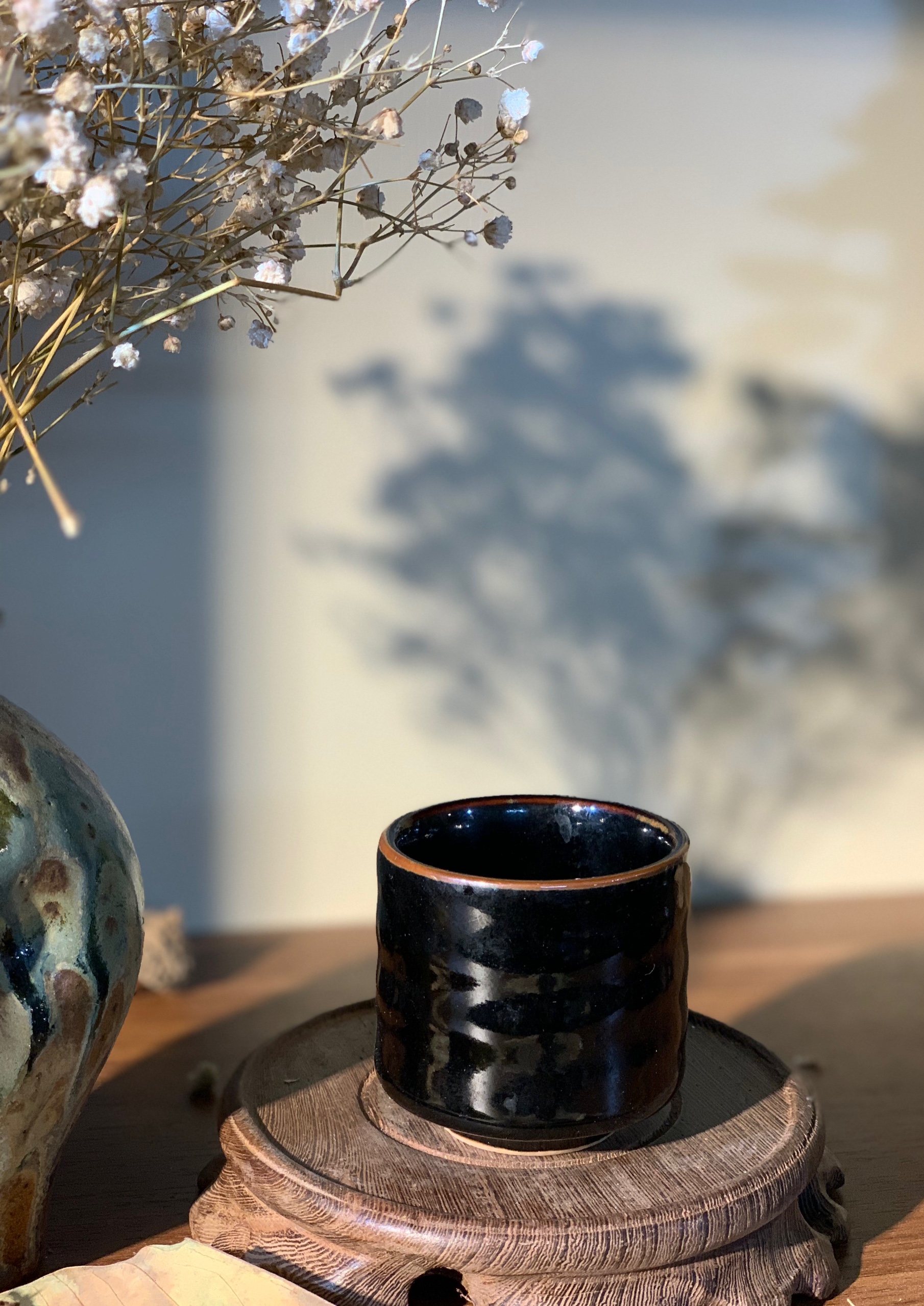 Chén rượu nhỏ mộc màu đen tuyền