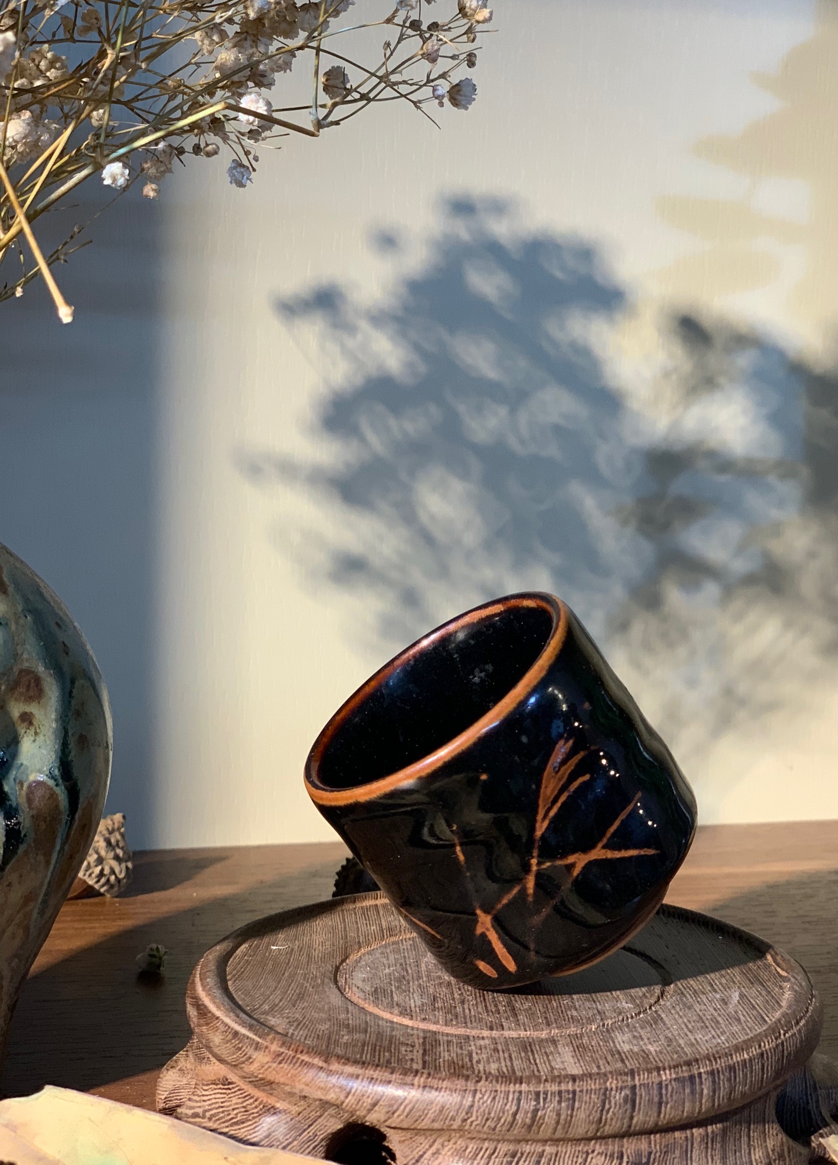 Chén rượu nhỏ mộc màu đen tuyền