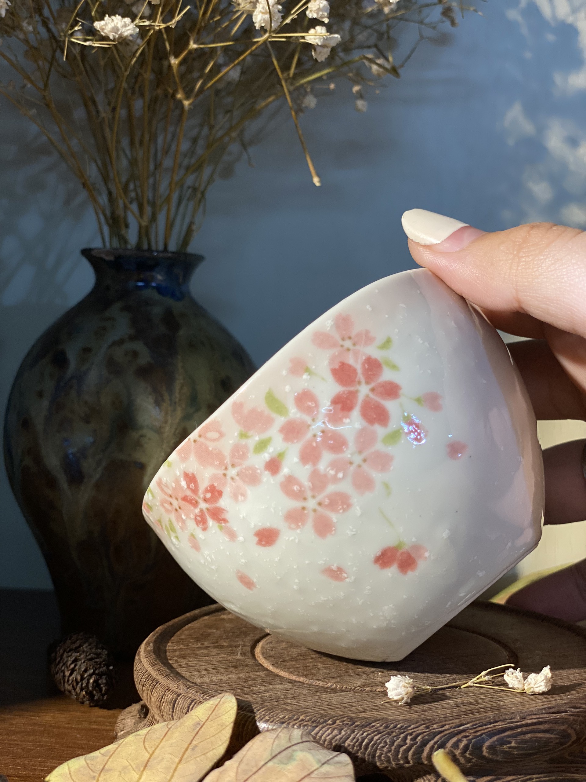 Chén mộc vẽ hoa anh đào