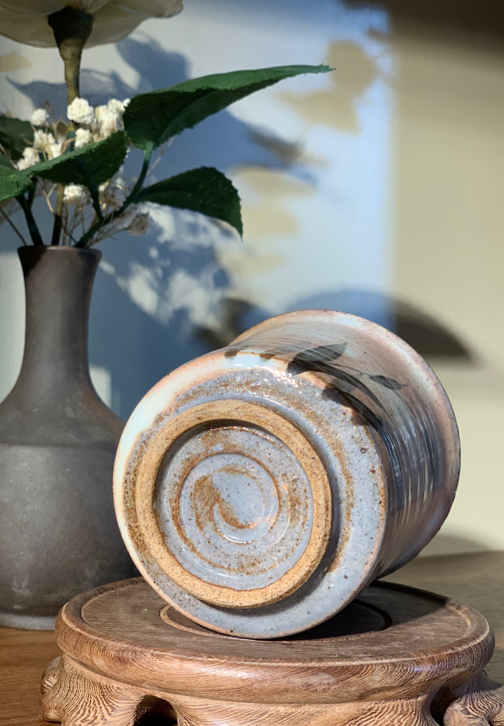 Cốc mộc tráng men hồng loang hoạ tiết lá tre