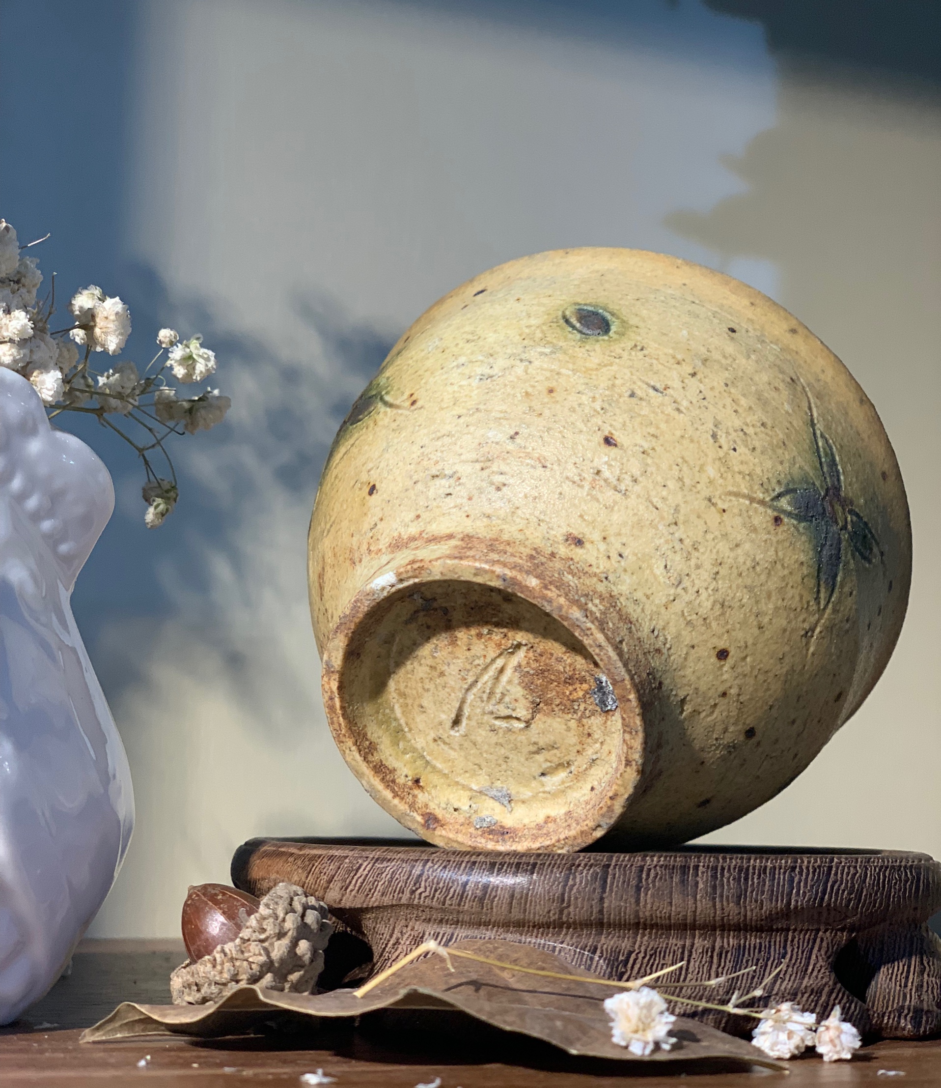 Cốc mộc chấm tiêu hoa khắc chìm