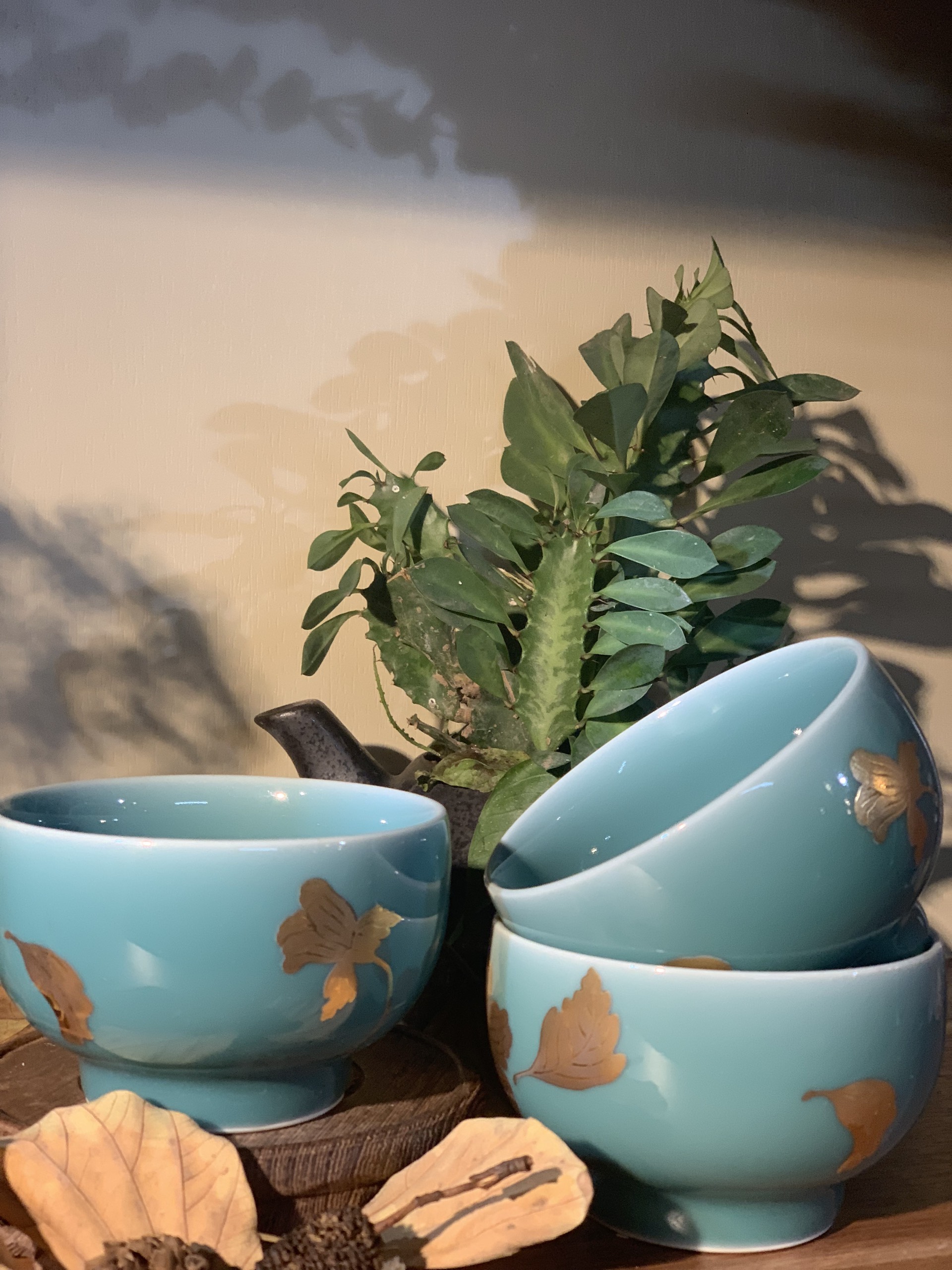 Set cốc Ombre ngọc bích họa hoa vàng