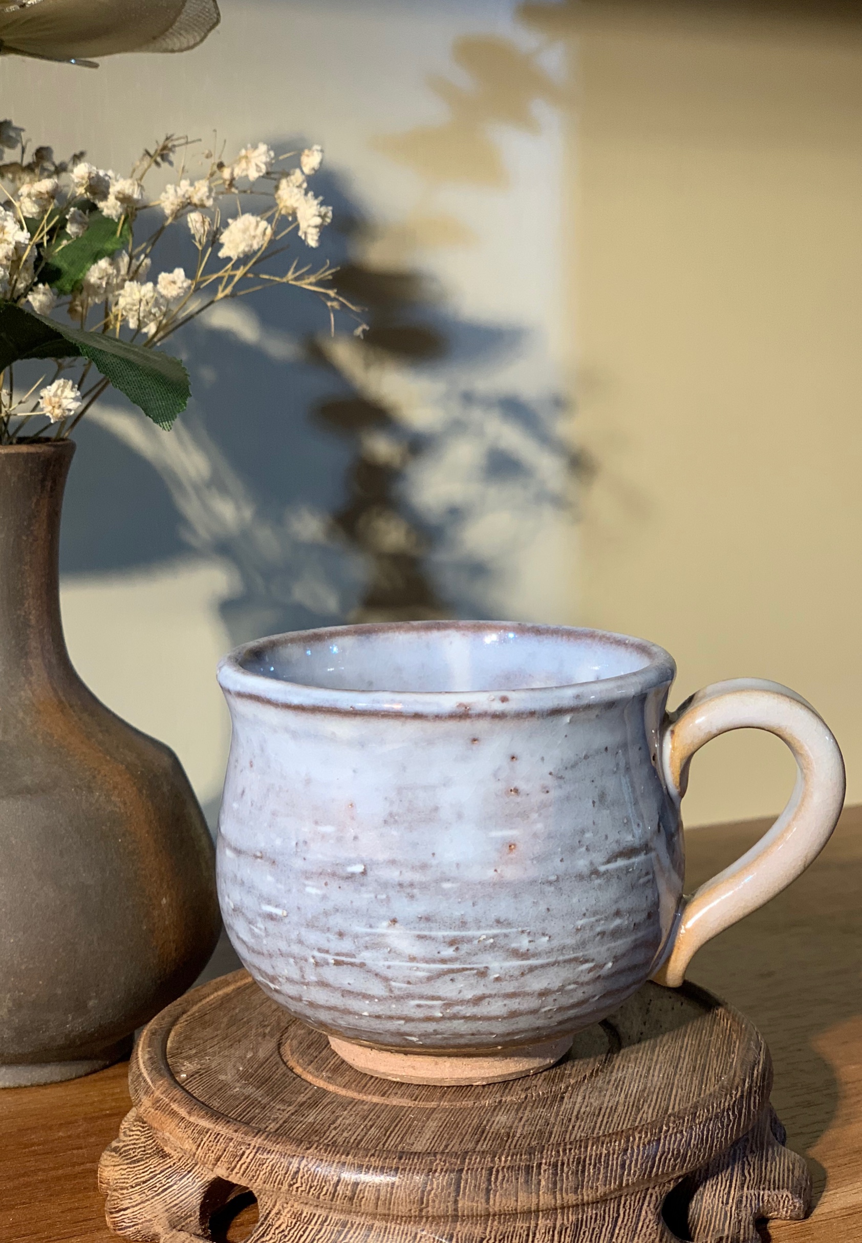 Cốc tráng men tím khoai môn vẽ viền nâu