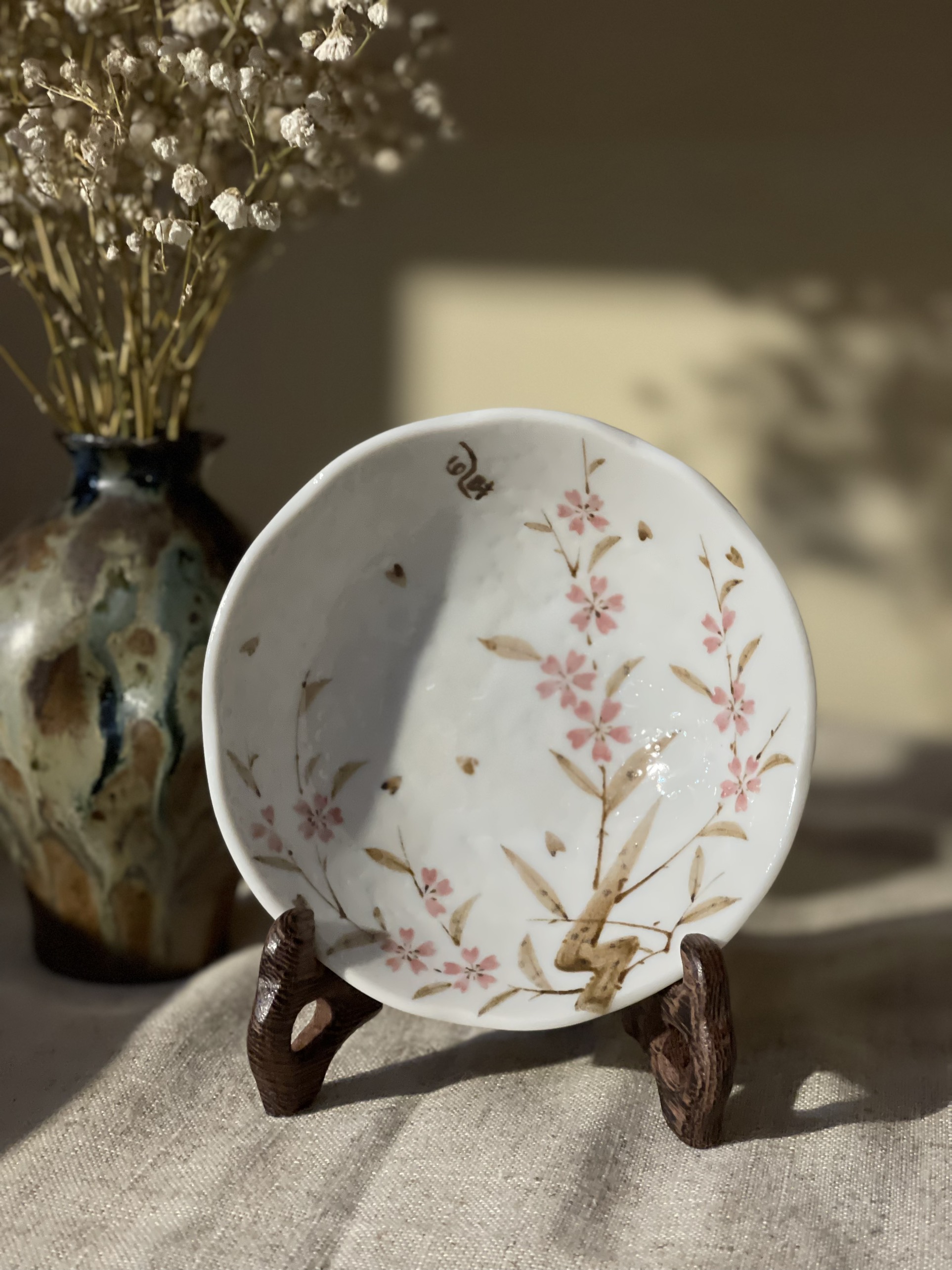 Đĩa chấm vẽ hoa đào