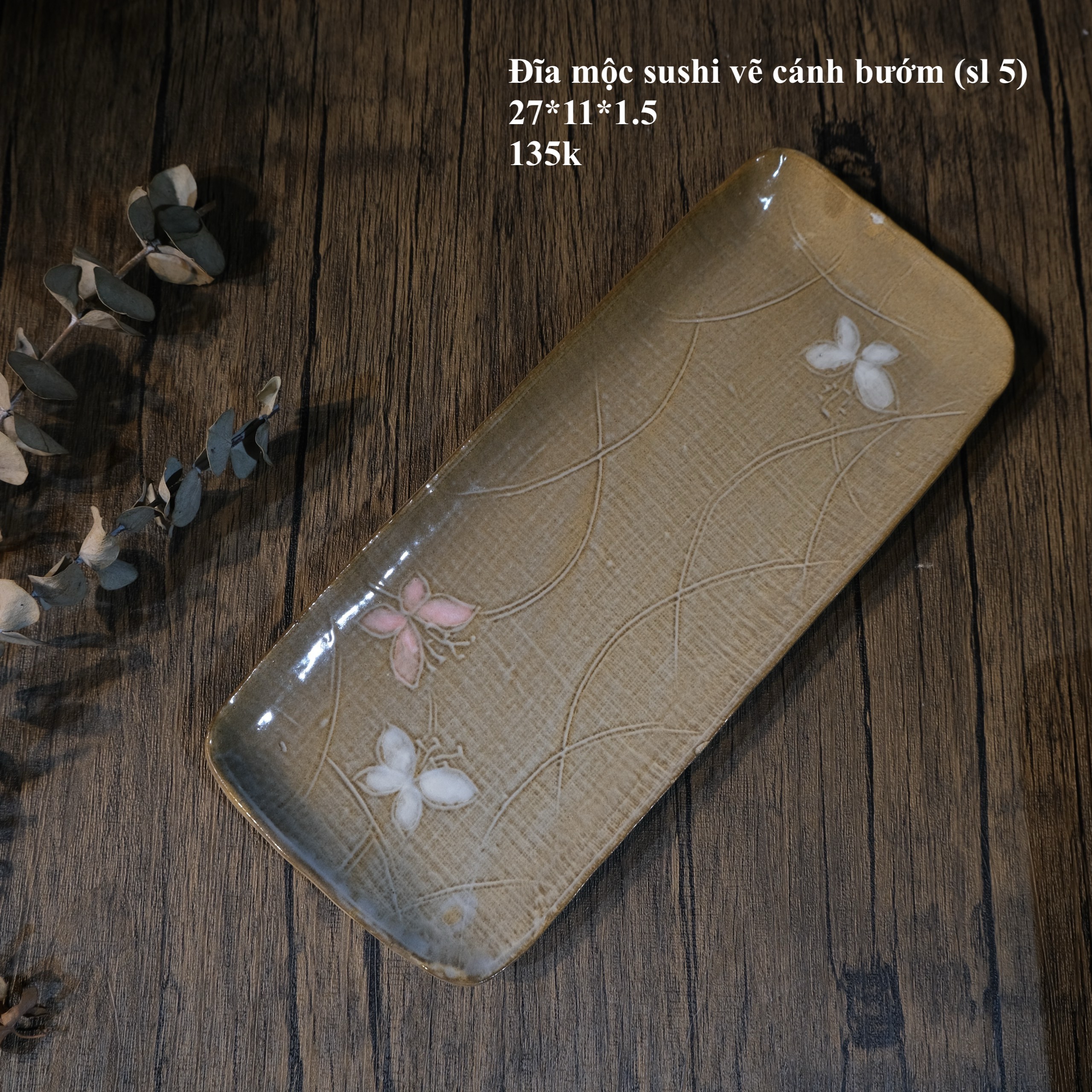 Đĩa mộc sushi vẽ cánh bướm