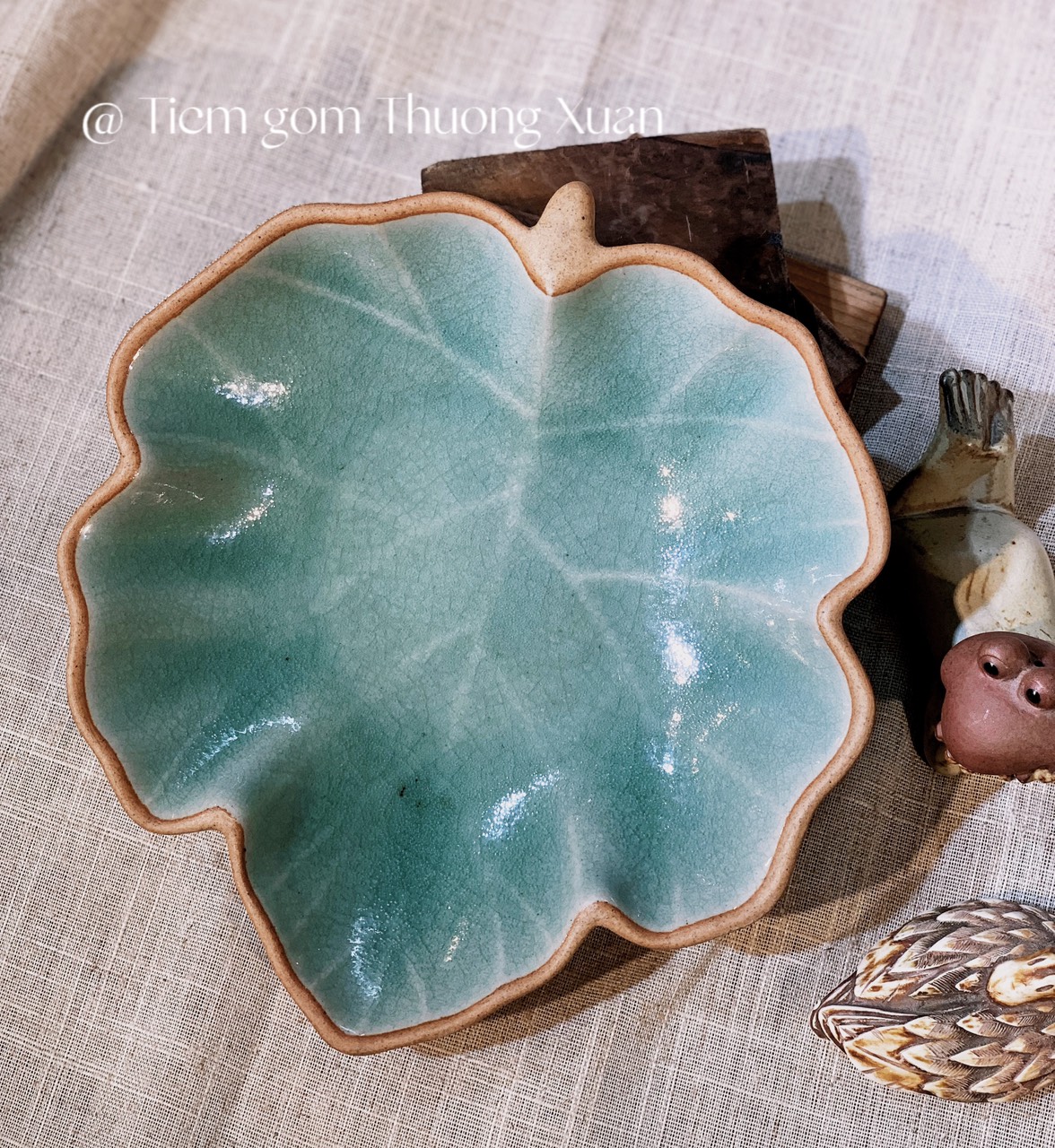 Đĩa mộc tráng men hình chiếc lá